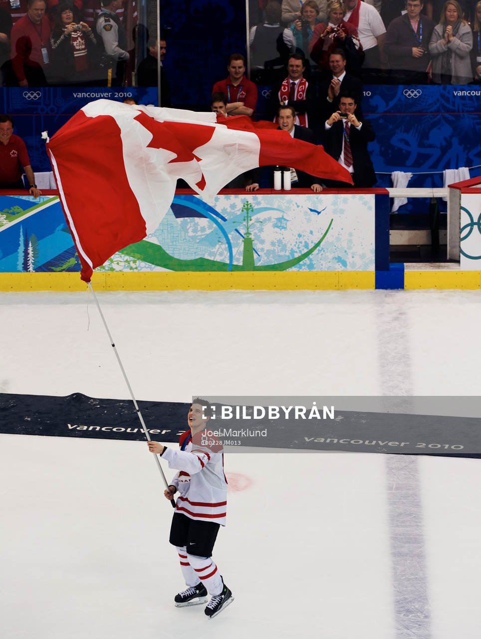 Sidney Crosby, Kanada, åker runt med