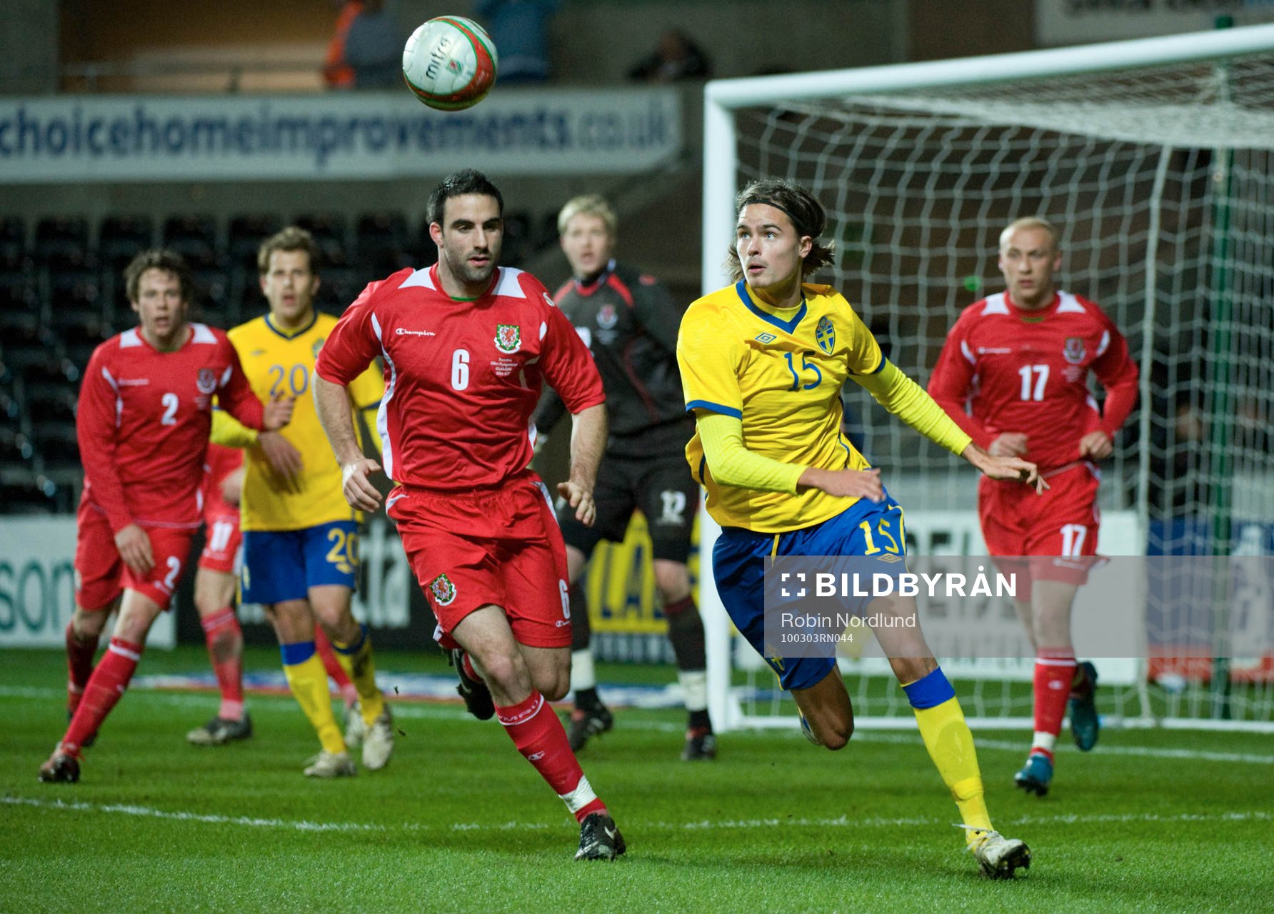 Mikael Lustig, Sverige mot Craig Morgan, Wales