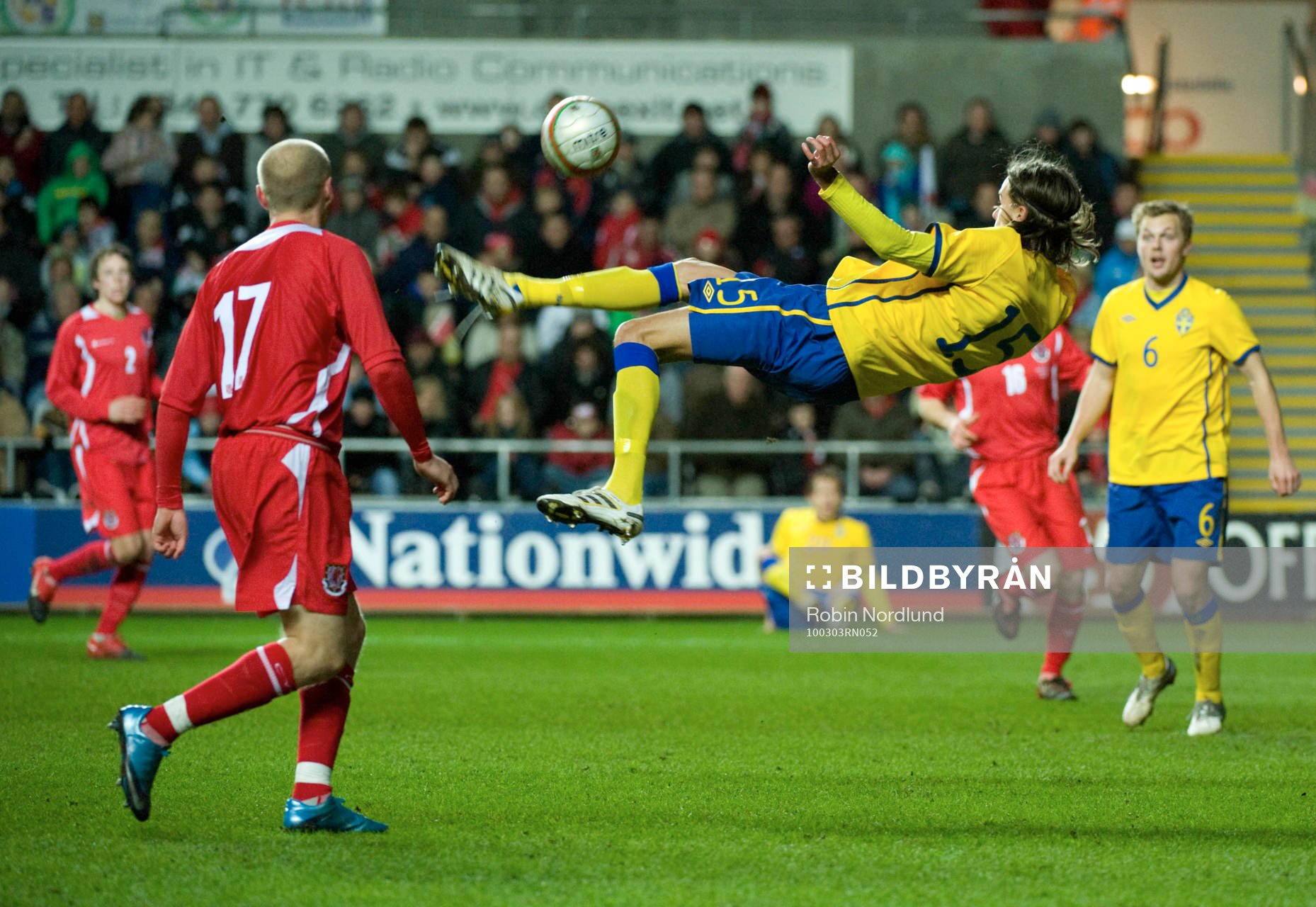 Mikael Lustig, Sverige