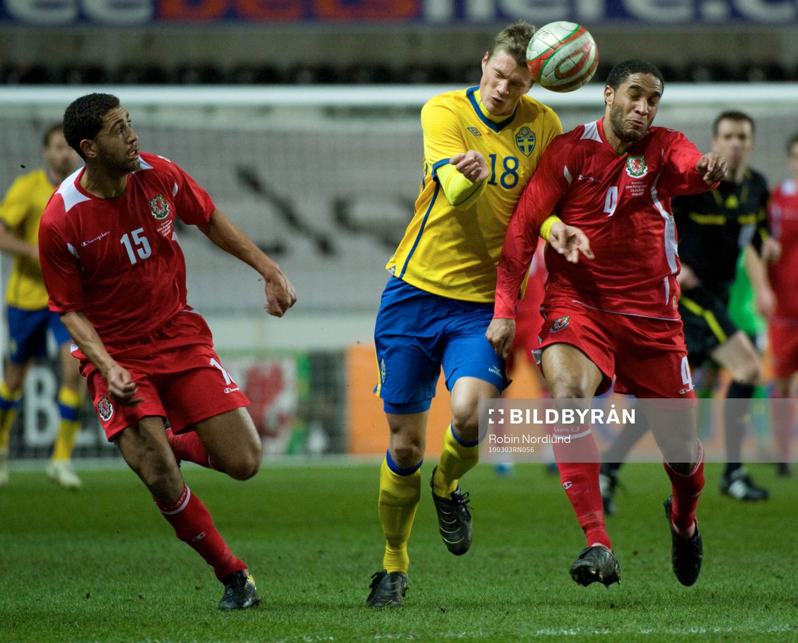 Viktor Elm, Sverige och Ashley Williams, Wales
