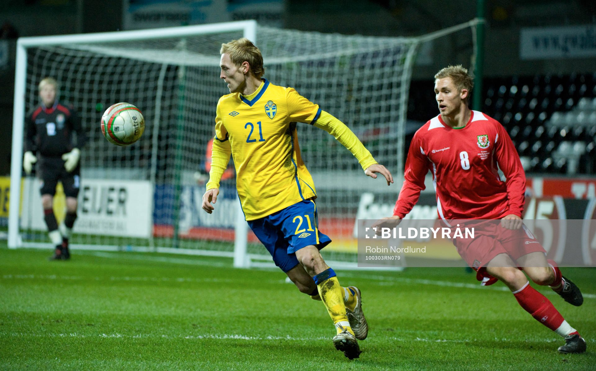 Christian Wilhelmsson, Sverige och Jack Collinson, Wales