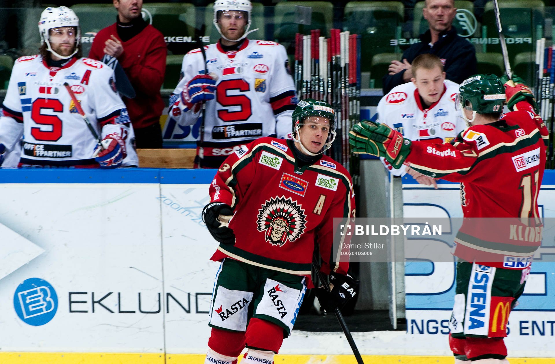 Riku Hahl och Carl Klingberg, Frölunda, jublar