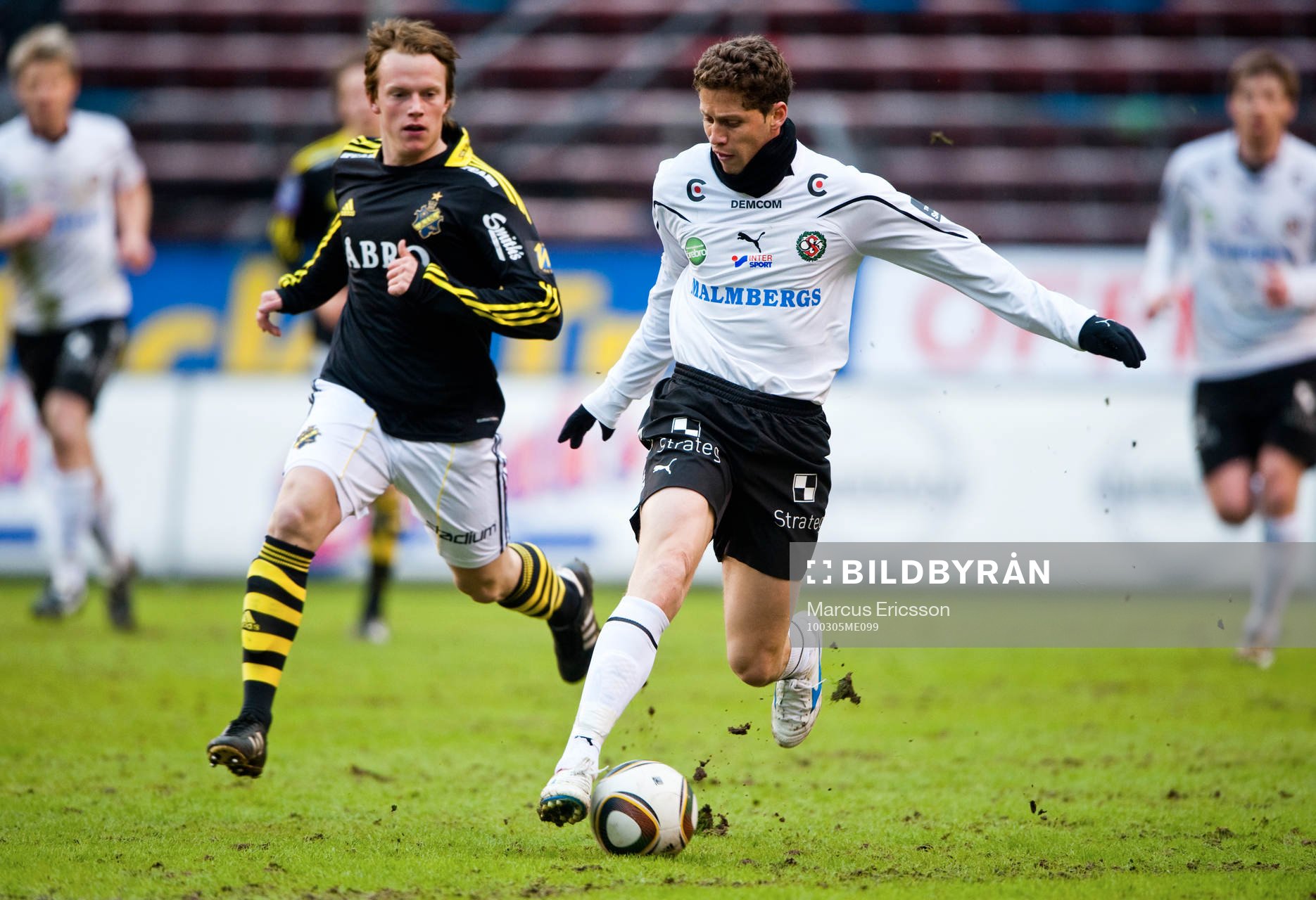 Paulinho Guara, Örebro med Daniel Gustavsson, AIK i ryggen