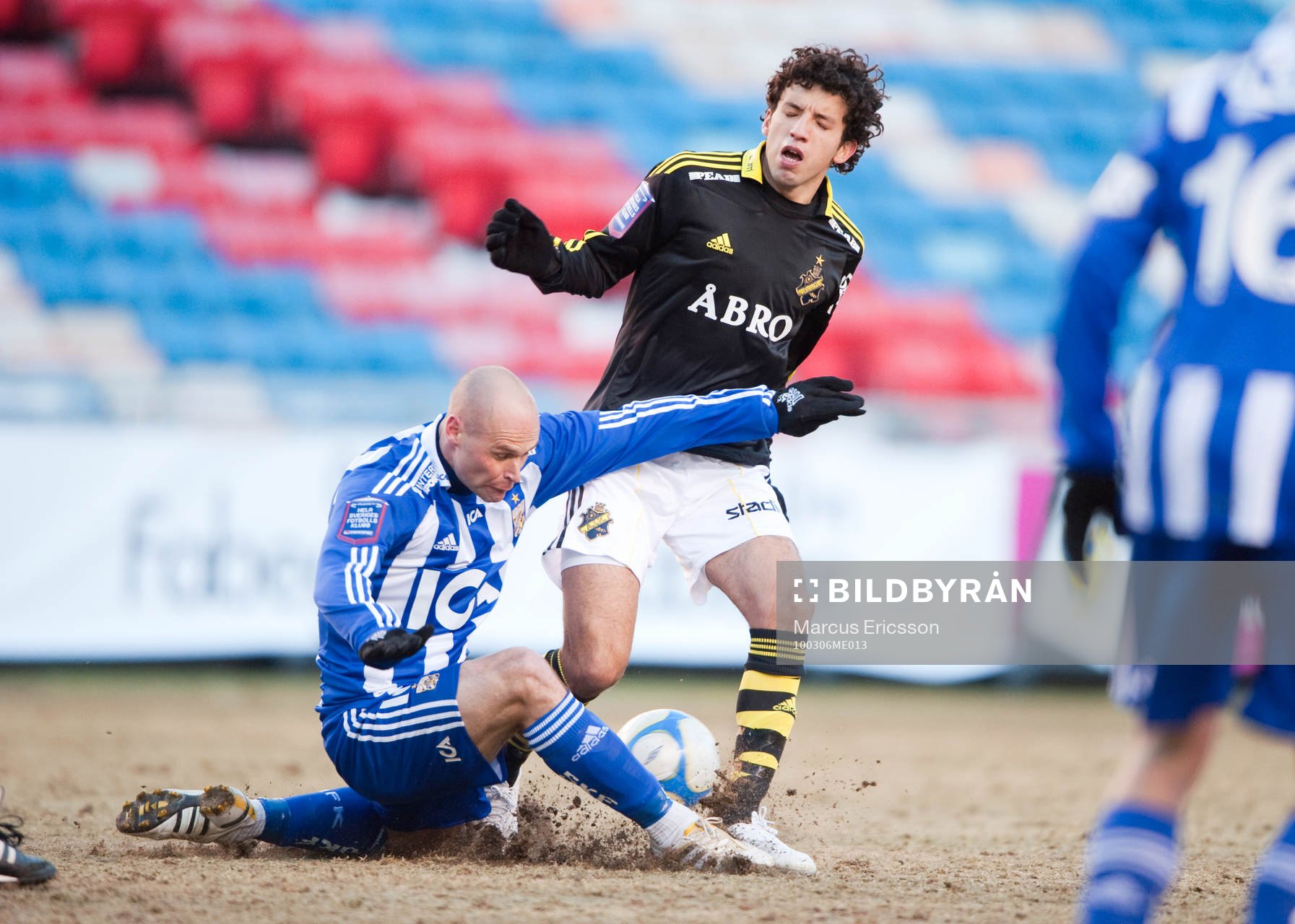 Thomas Olsson, IFK Göteborg, och Jorge Ortiz, AIK