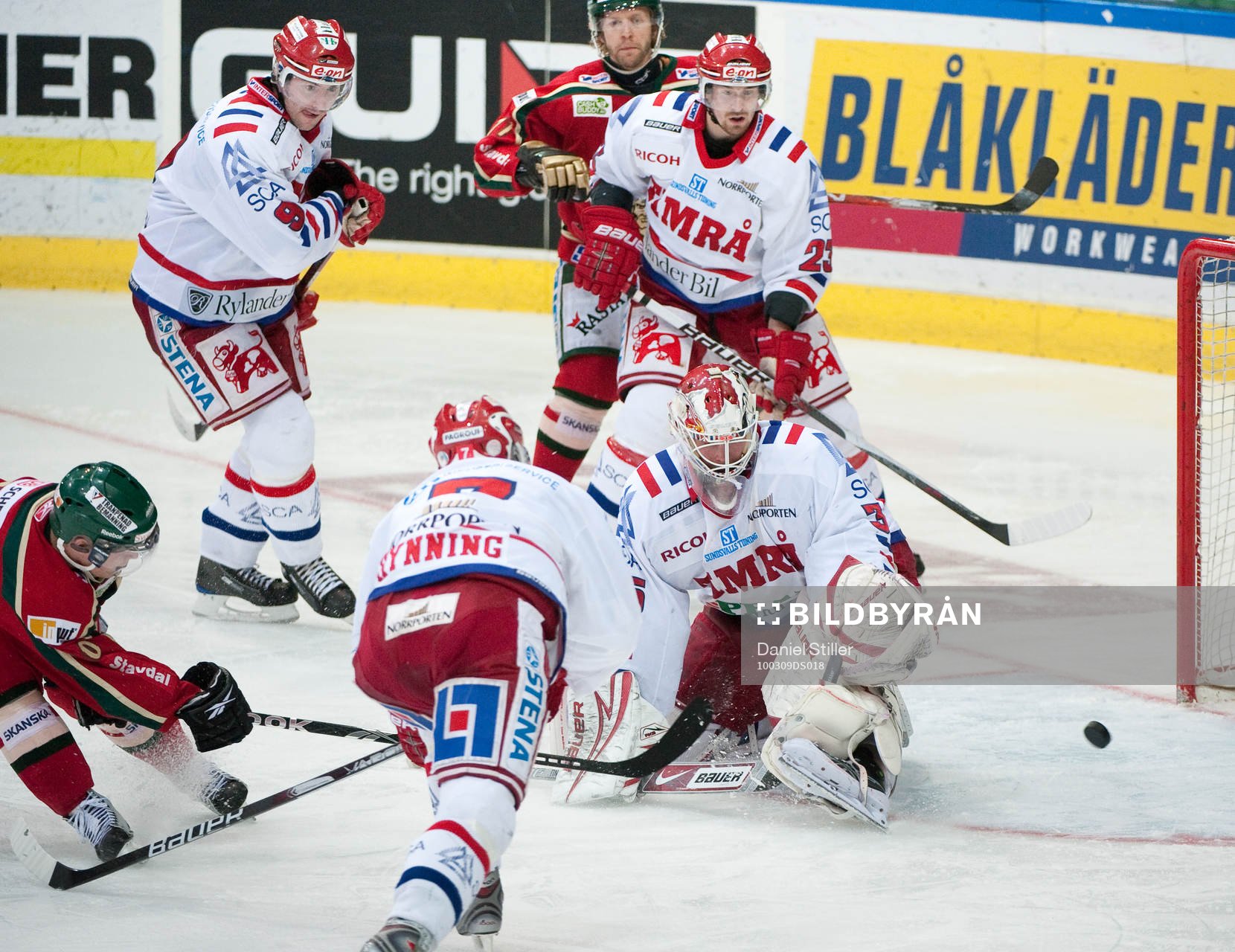 Fredrik Pettersson, Frölunda, gör 1-1. Anders Lindbäck,