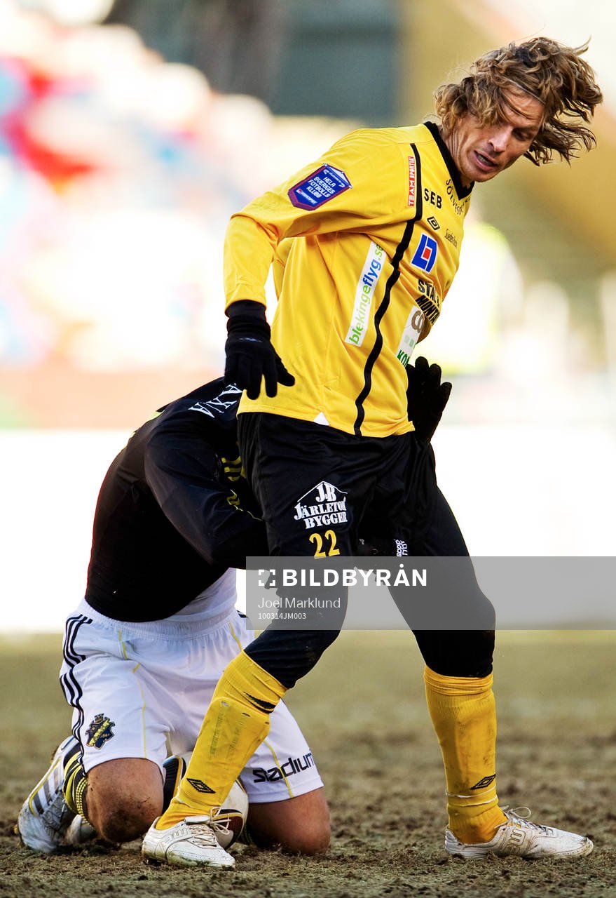 Sebastián Eguren, AIK, och Tobias Grahn, Mjällby