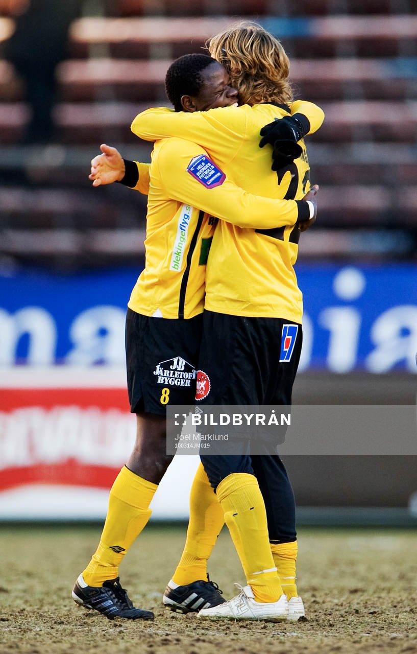 Patrick Osiako kramar Tobias Grahn, Mjällby