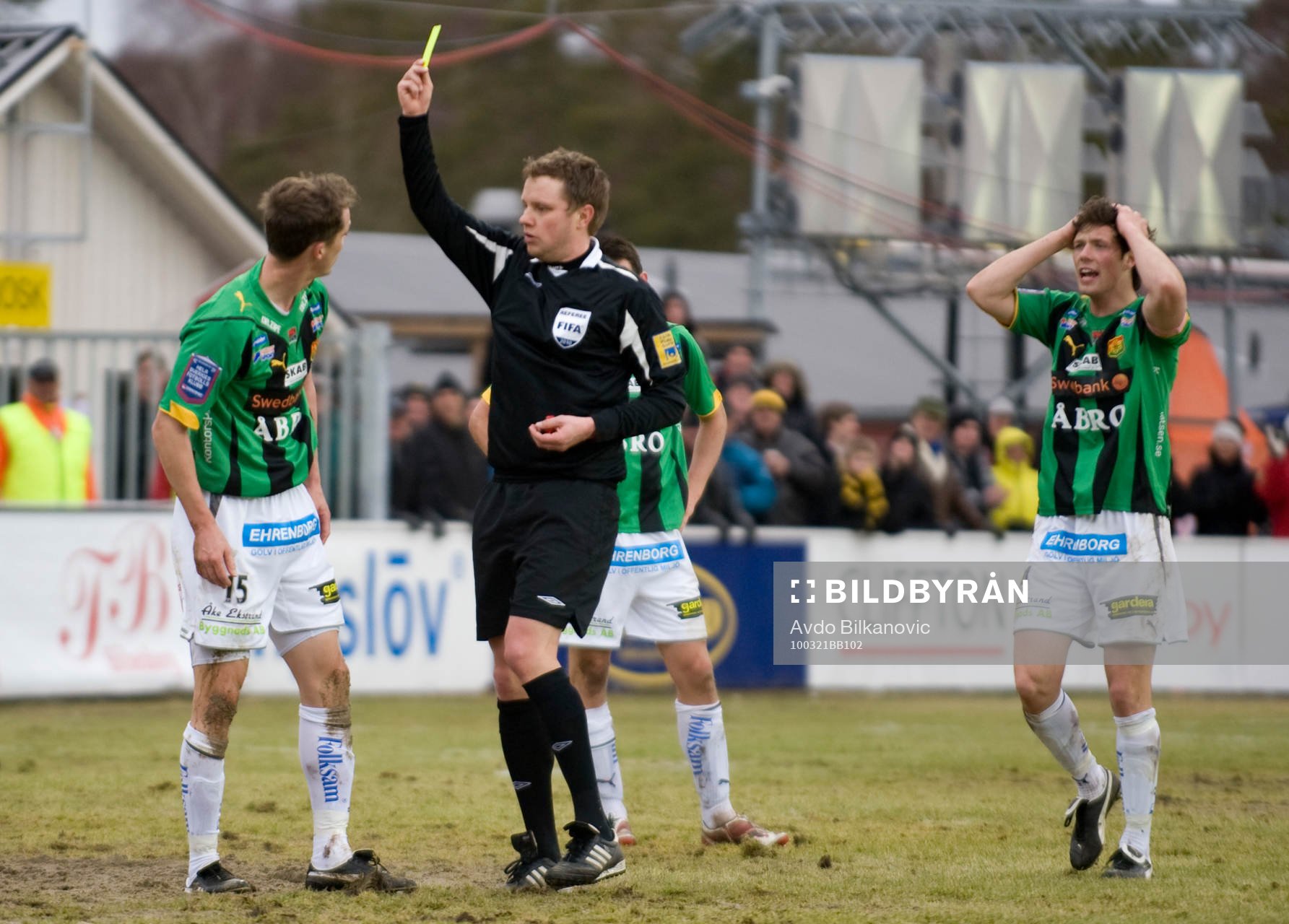 Mjällby - GAIS: Marcus Strömbergsson, domare och Fredrik