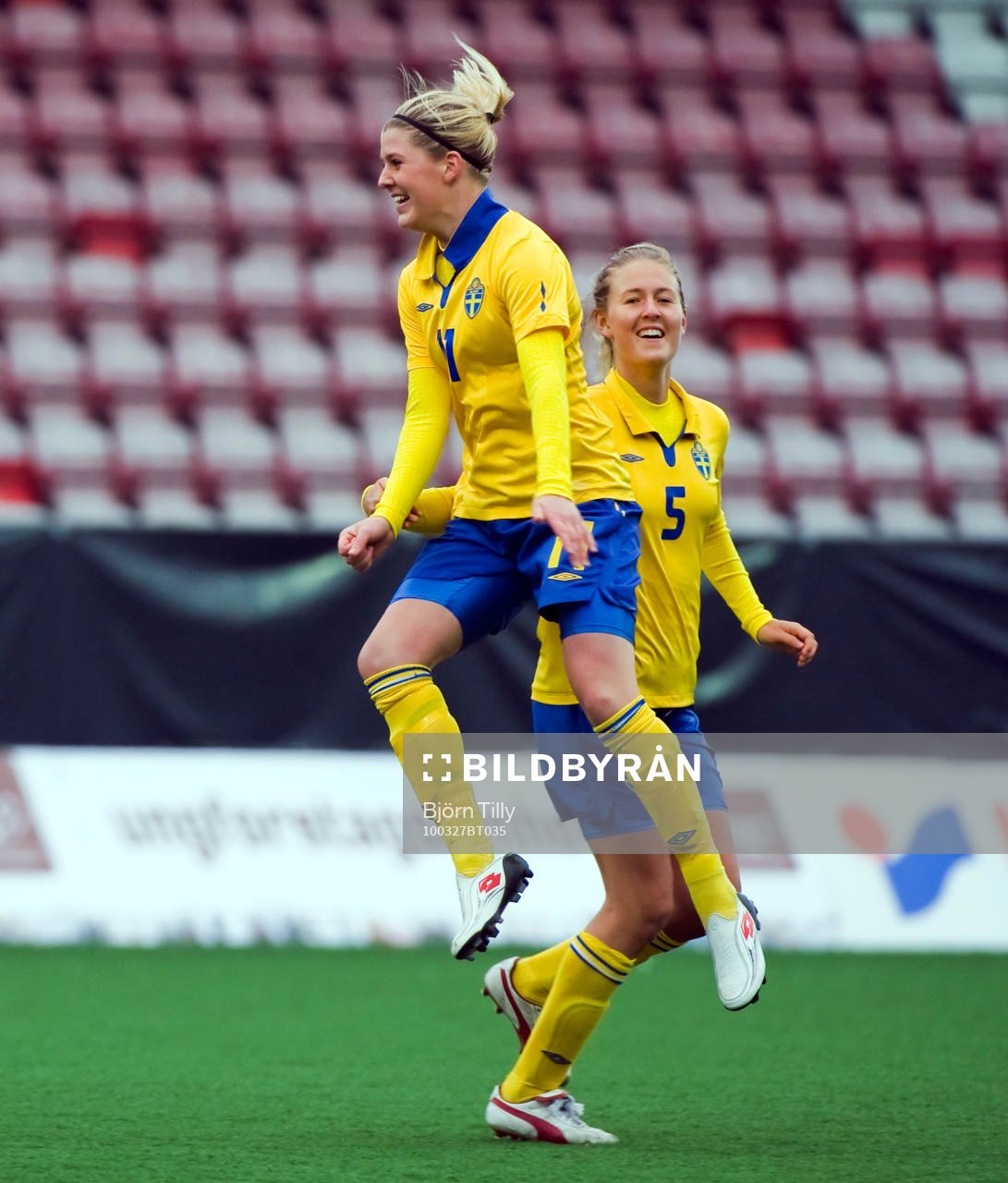 Olivia Scough och Emma Kullberg, Sverige, jubel