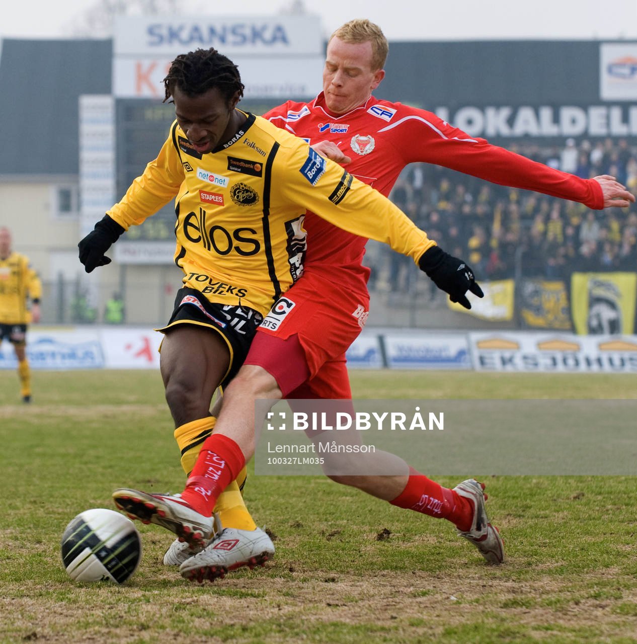 Tobias Eriksson fäller Amadou Jawo