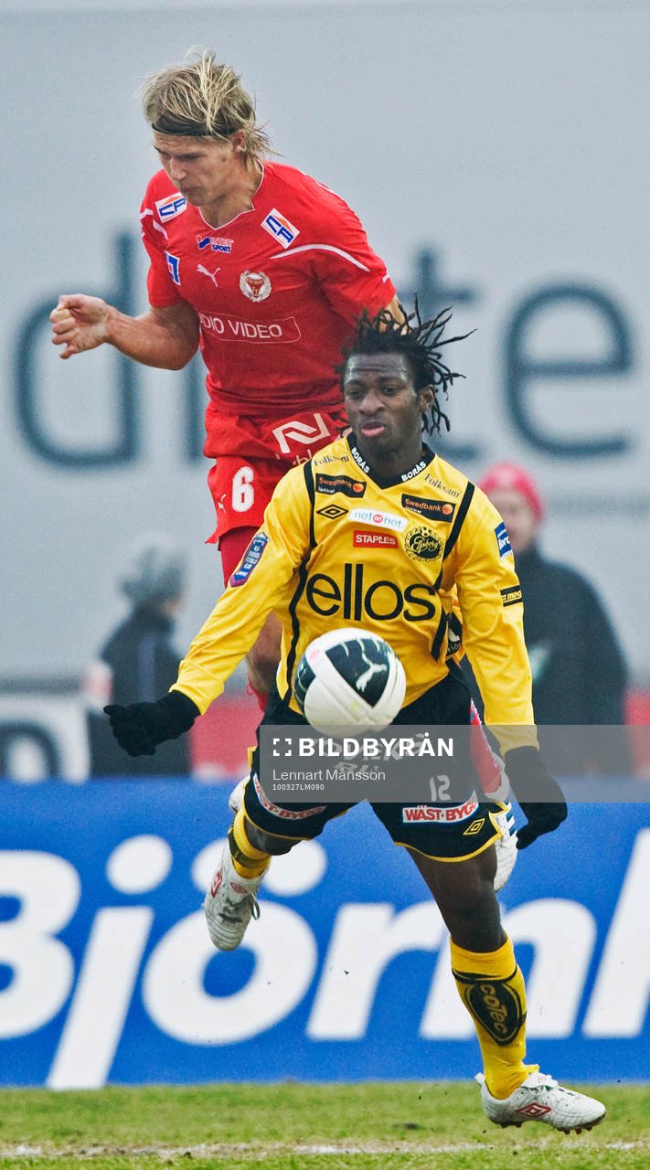 Paulus Arajuuri, Kalmar och Amadou Jawo, Elfsborg. Nickduell