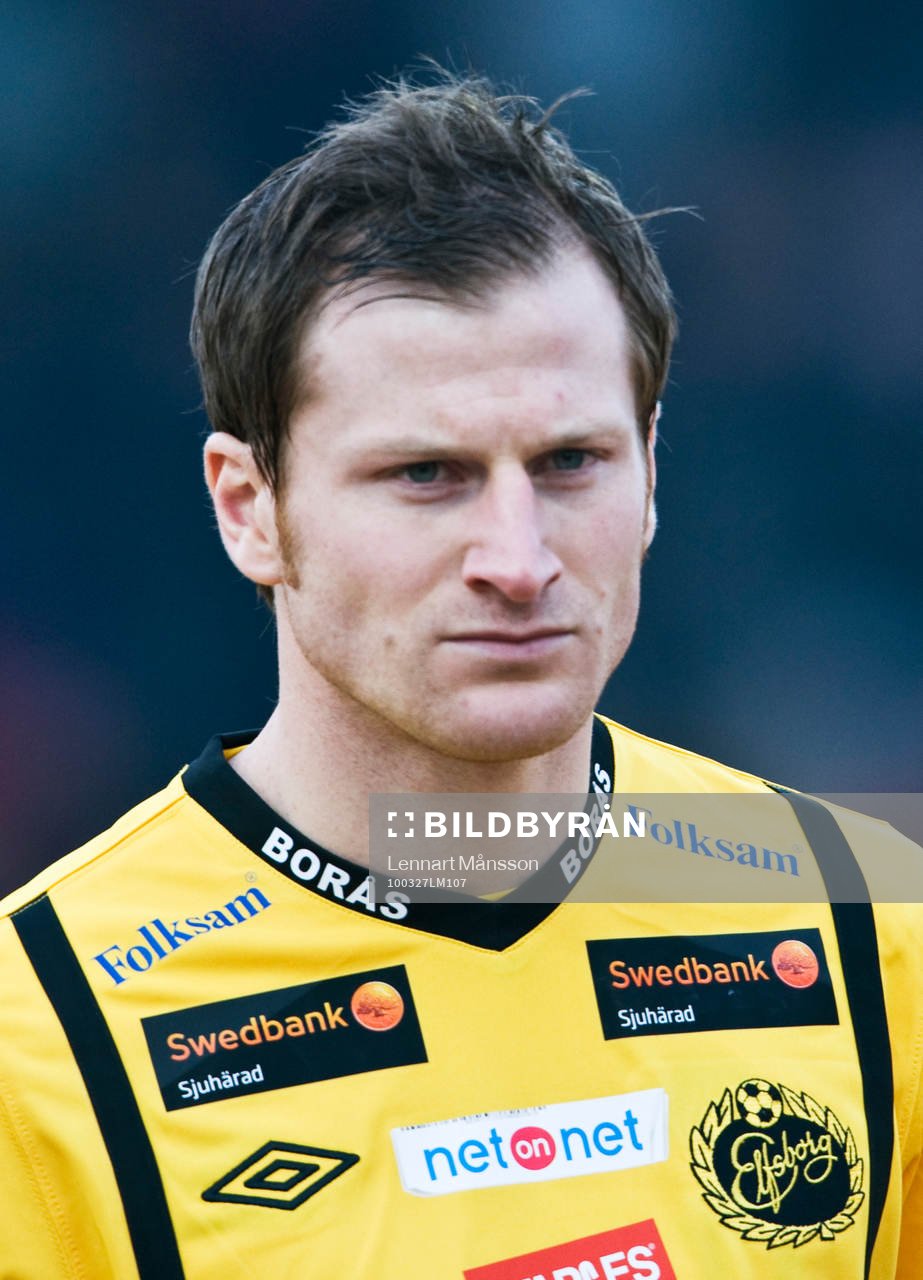 Daniel Mobaeck, porträtt