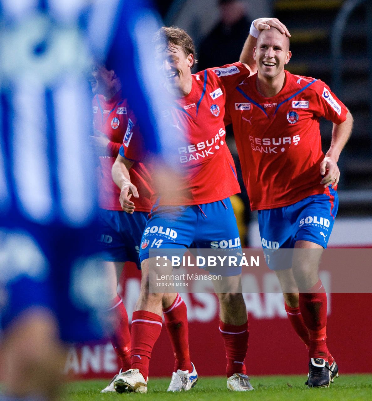 1-0 Mattias Lindström, som grattas av Erik Edman