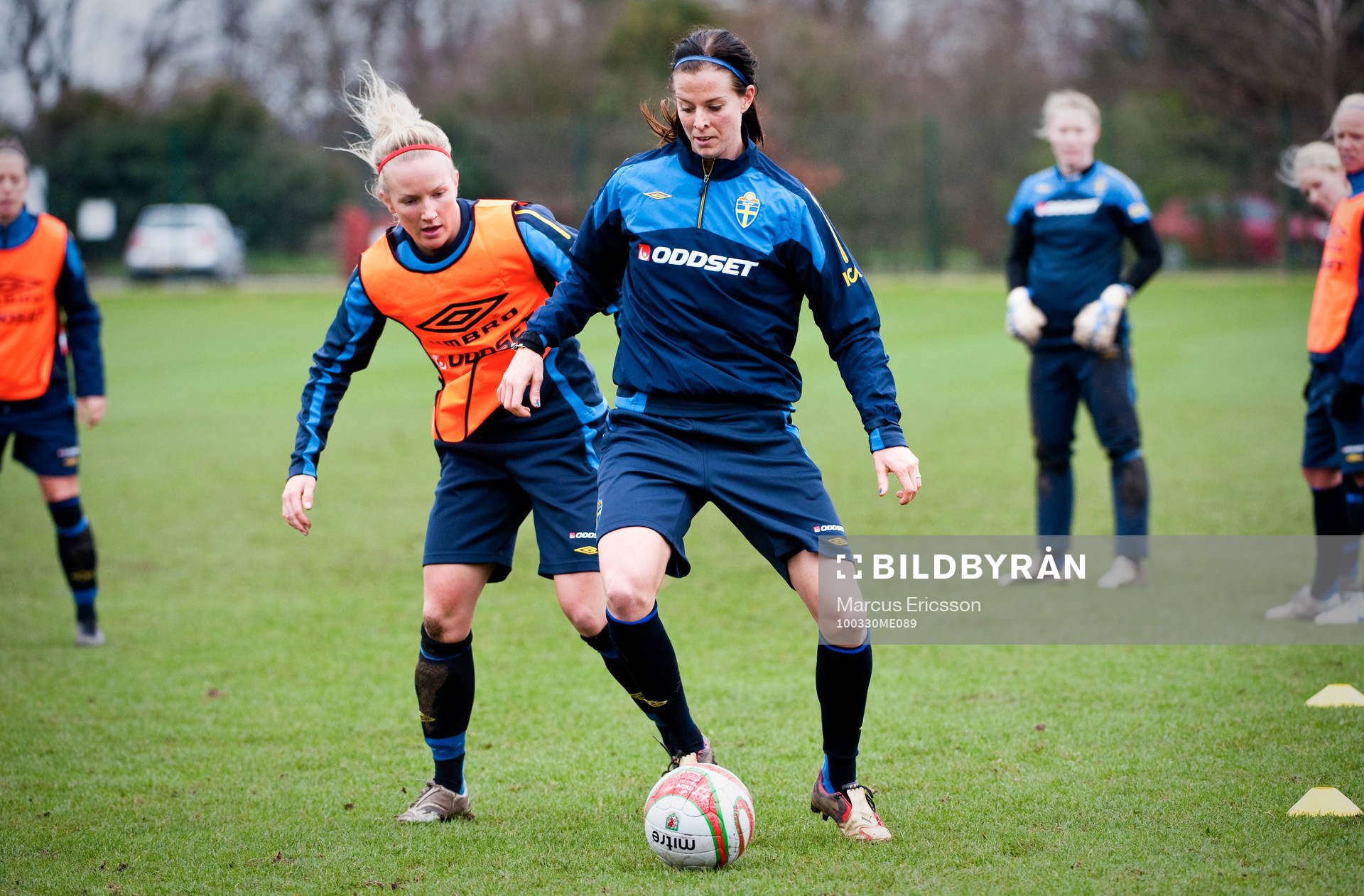 Petra Larsson och Lotta Schelin