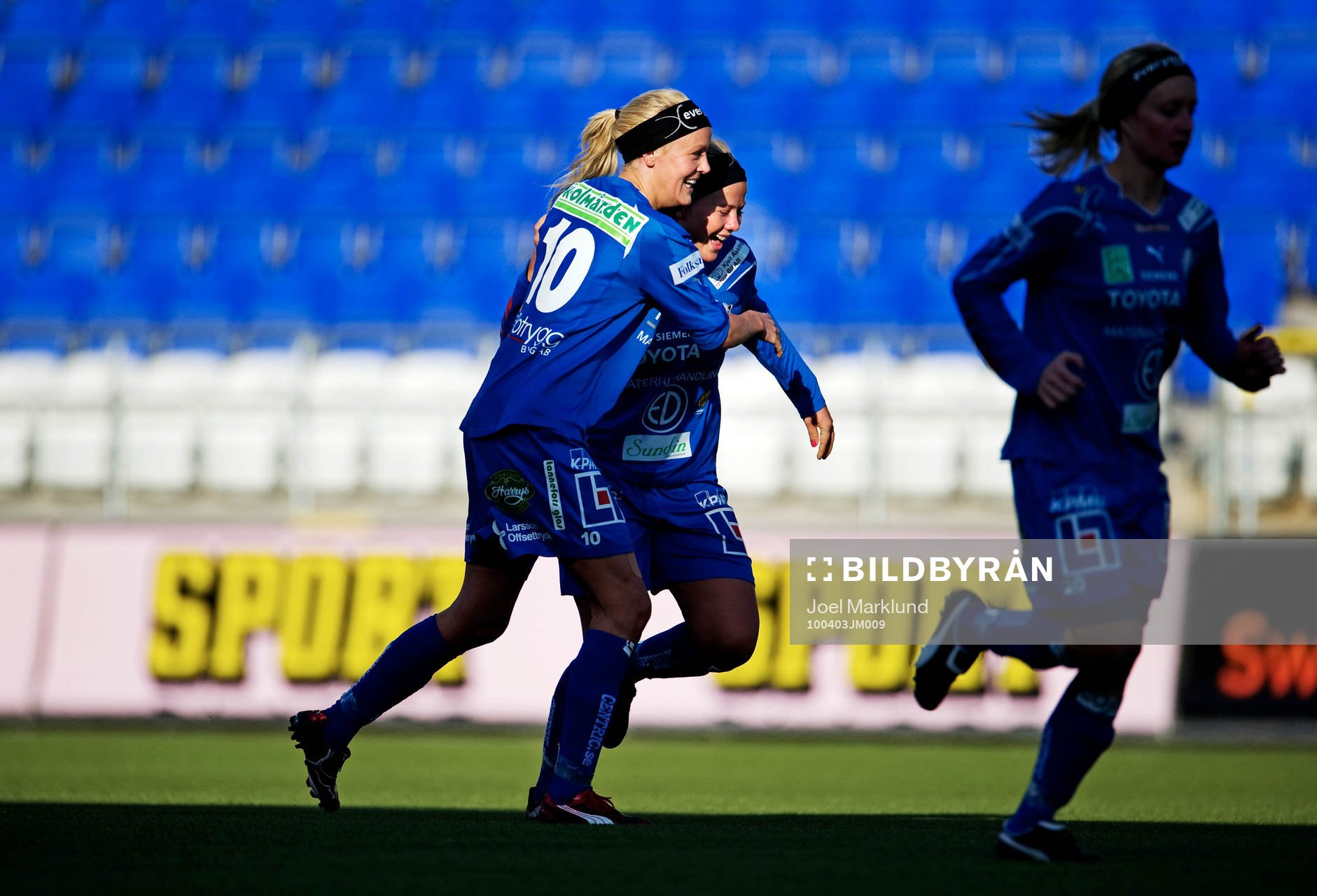 Josefine Öqvist och Tilda Heimersson, Linköping, jubel