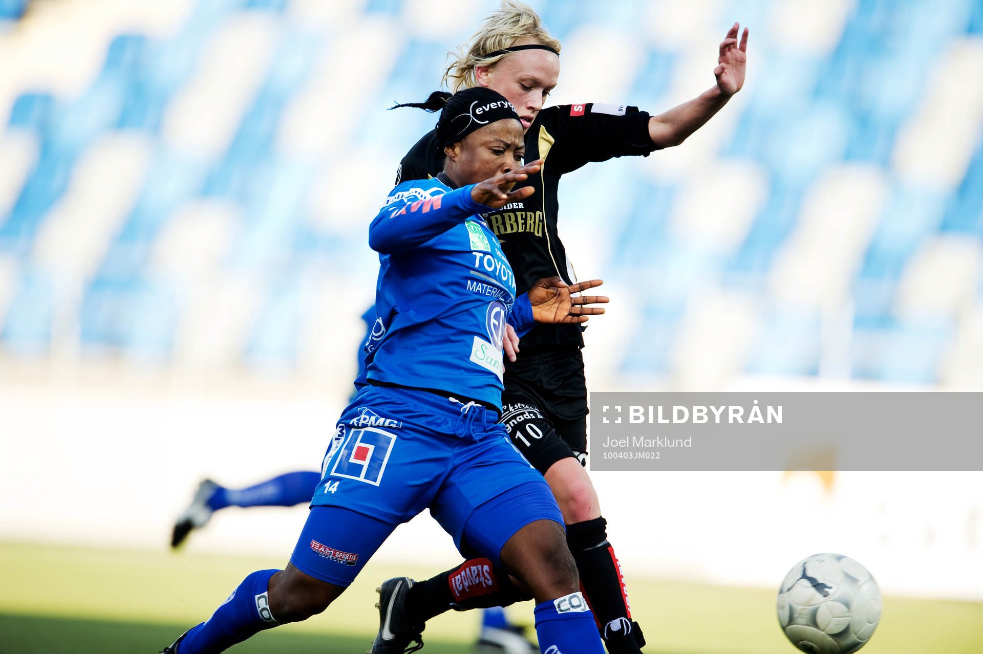 Faith Ikidi, Linköping, är steget före Linnea