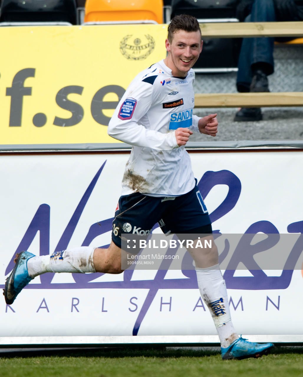 0-3 Alexander Gerndt som skjuter förbi Mattias Asper,