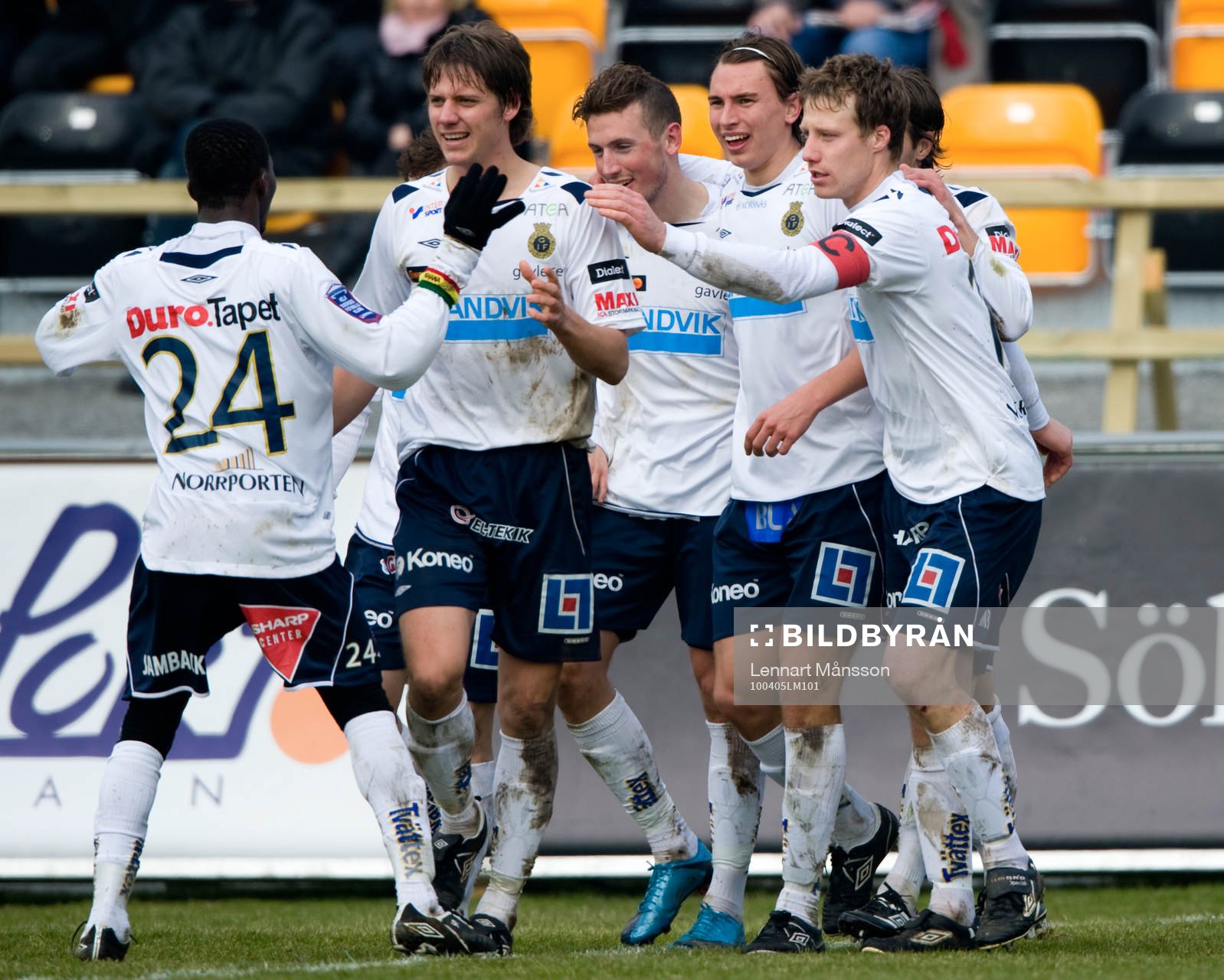 0-3 Alexander Gerndt som skjuter förbi Mattias Asper,