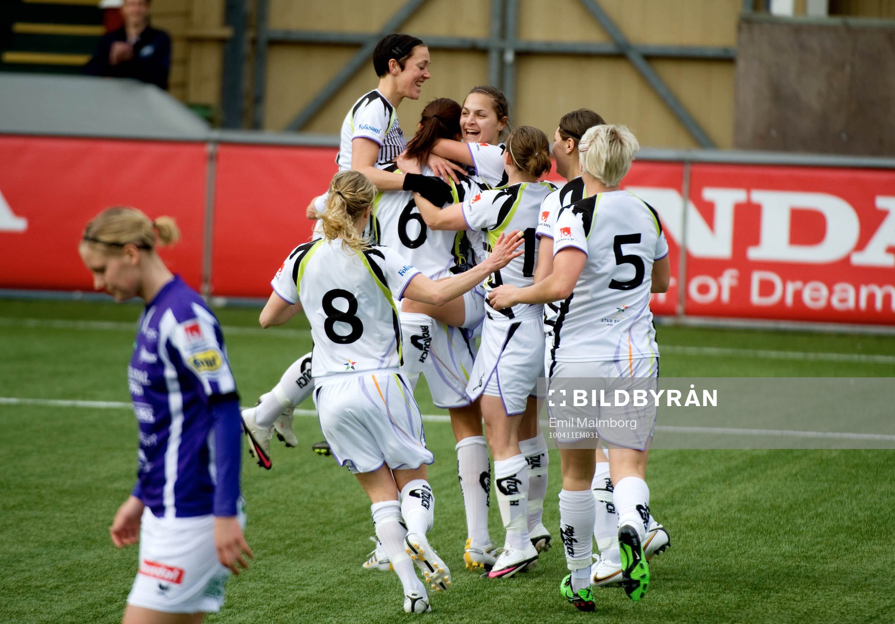 Jubel i Malmö. Kathryn Gill, LDB gör 1-0