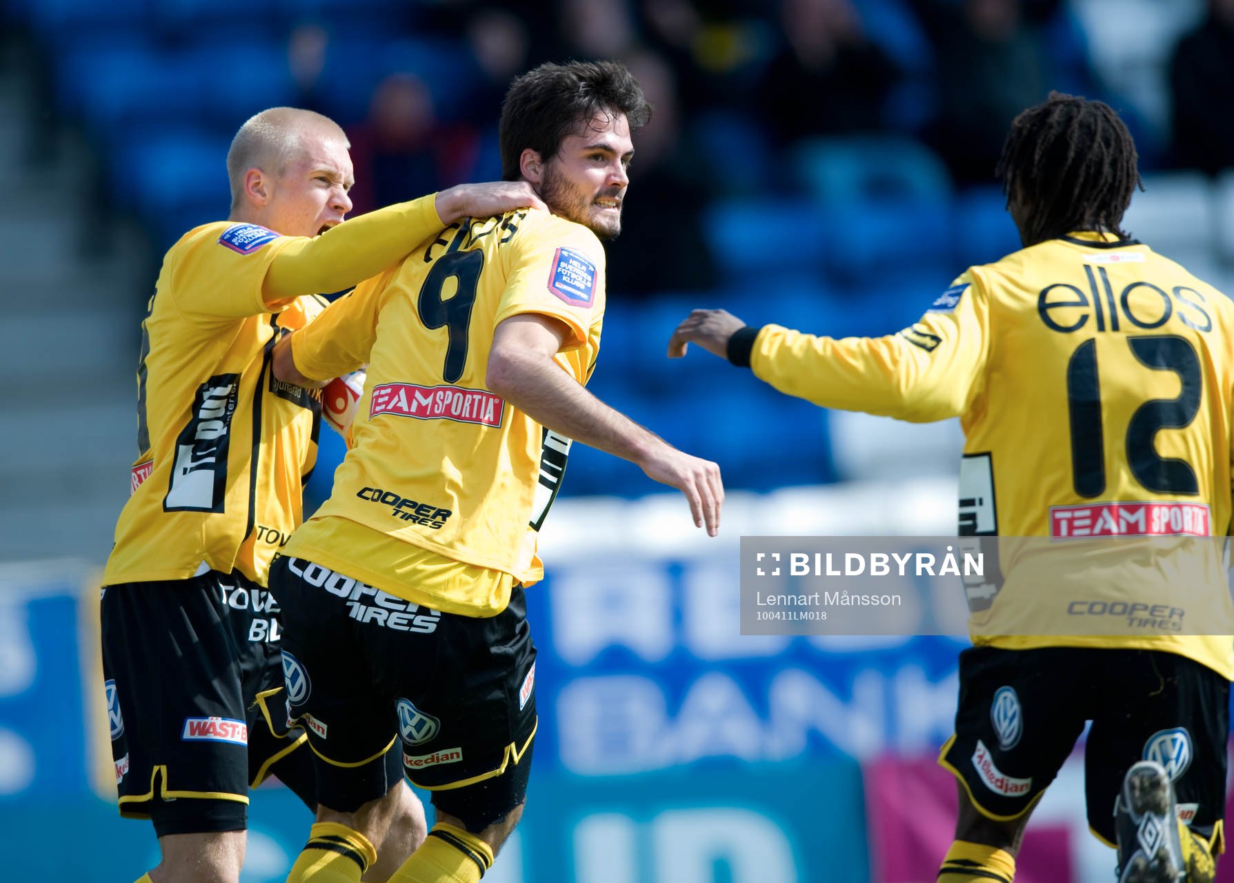 1-1 Denni Avdic som grattas av Johan Larsson och Amadou Jawo