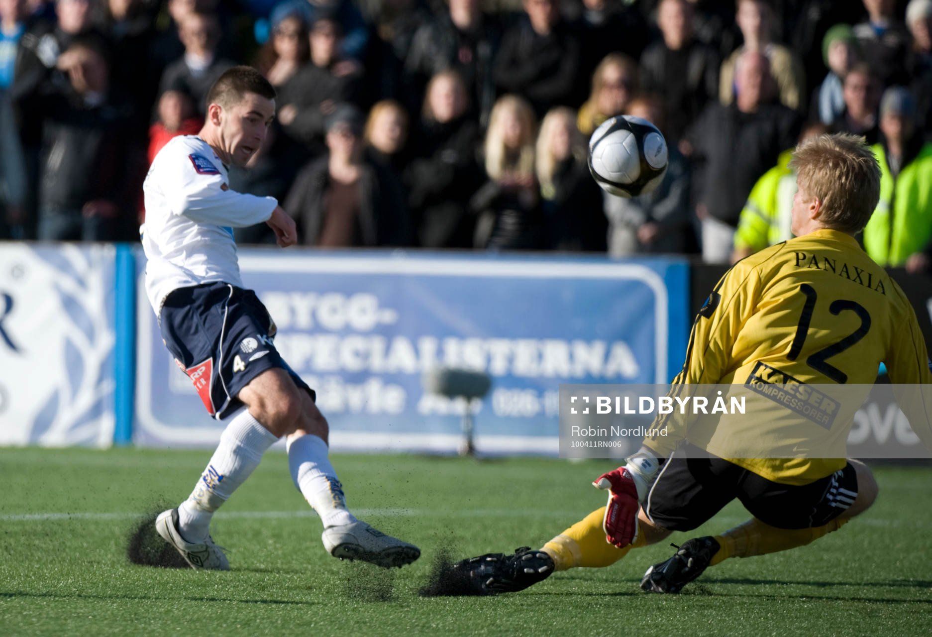 Sebastian Senatore, Gefle skjuter på Toni Maanoja,
