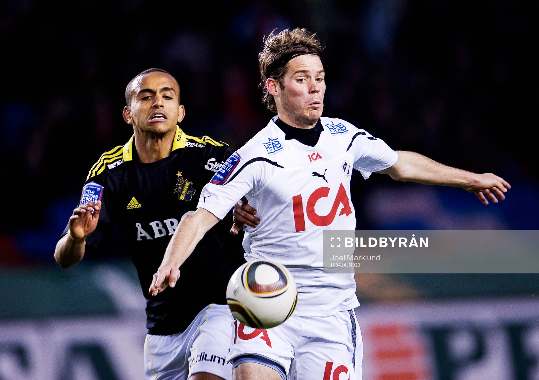 Walid Atta, AIK, och Emil Salomonsson, Halmstad