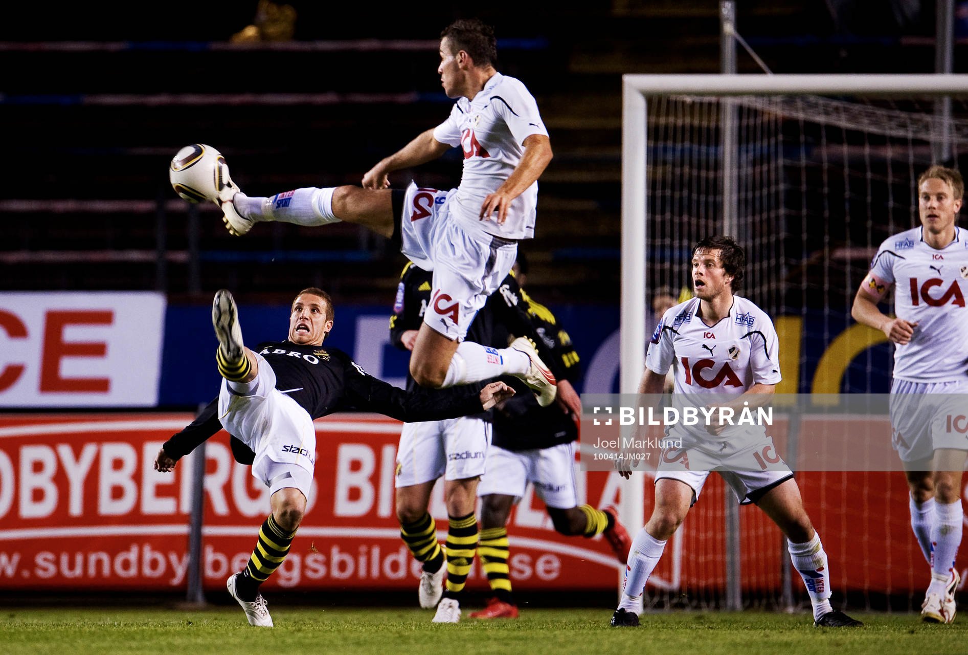 Emir Kujovic, Halmstad, och Kenny Pavey, AIK