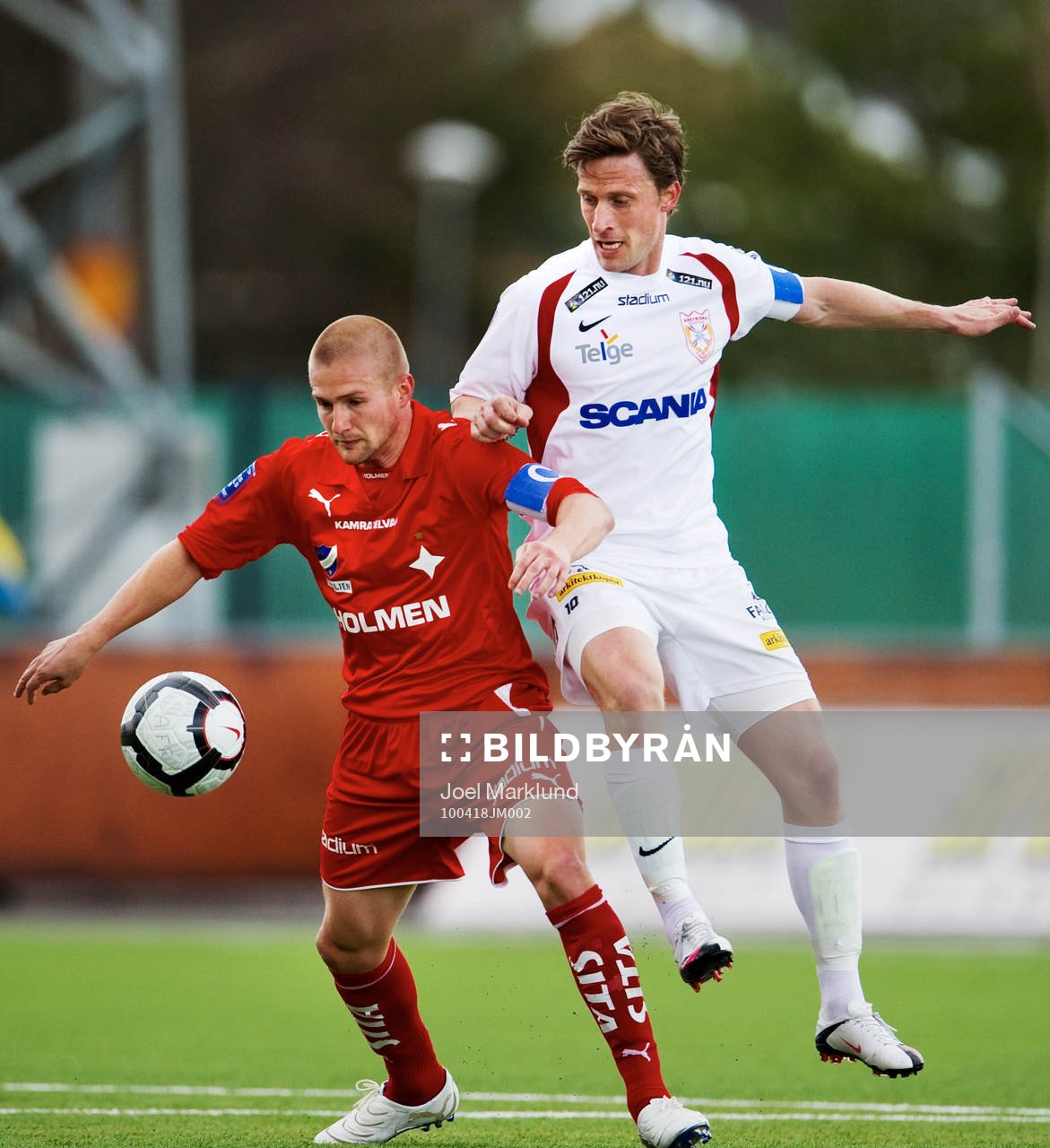 Daniel Bamberg, Norrköping, i en duell med Göran
