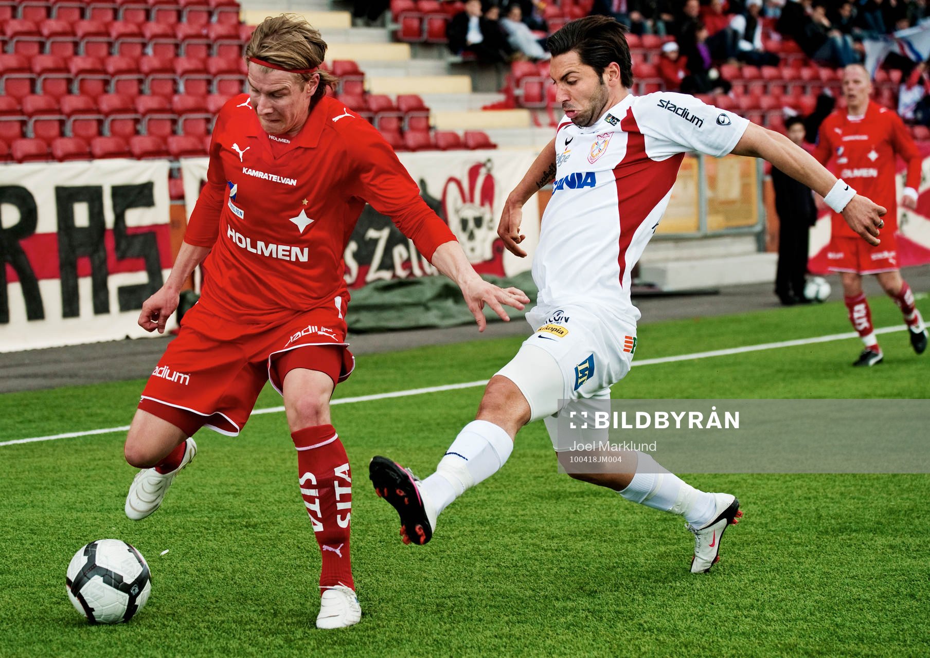 Tobias Rickhammar, Norrköping, utmanas av Stefan Batan,