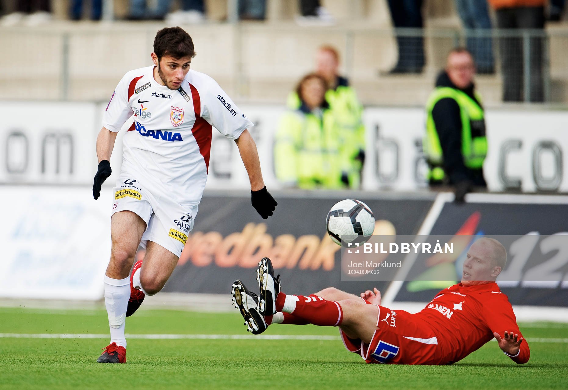 Mattias Genc, Assyriska, lurar Viktor Rönneklev,