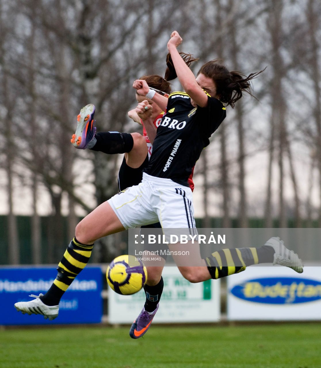 Kristianstad rensar framför Clara Markstedt, AIK