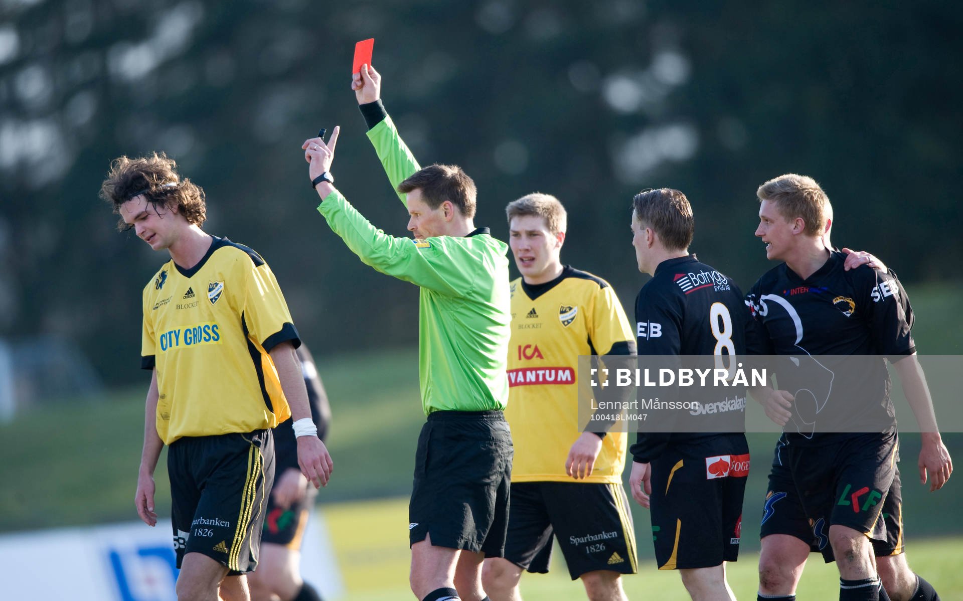 Utvisning Filip Thurn. Domare, rött kort