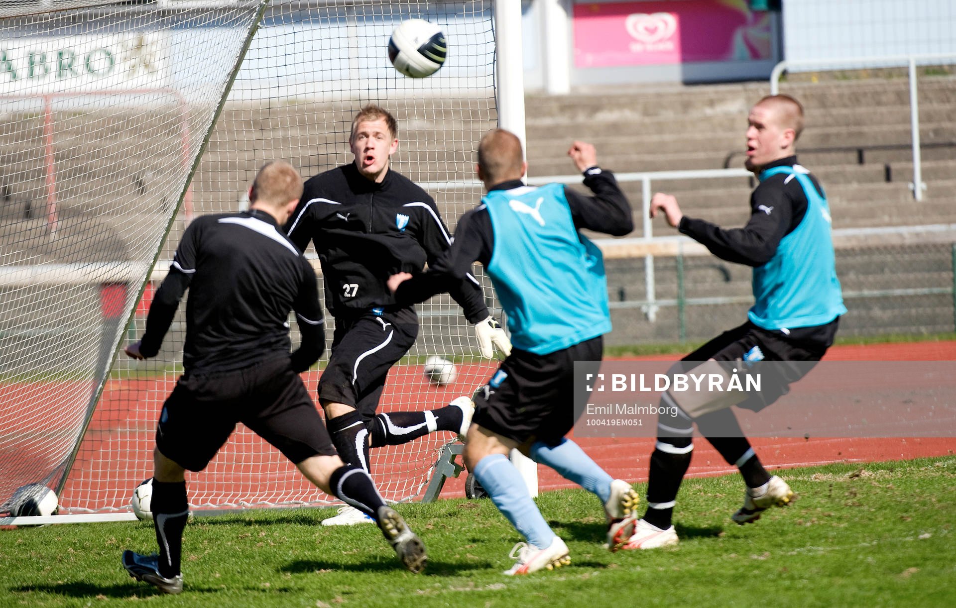 Daniel Larsson, MFF nickar mot Johan Dahlin, MFF