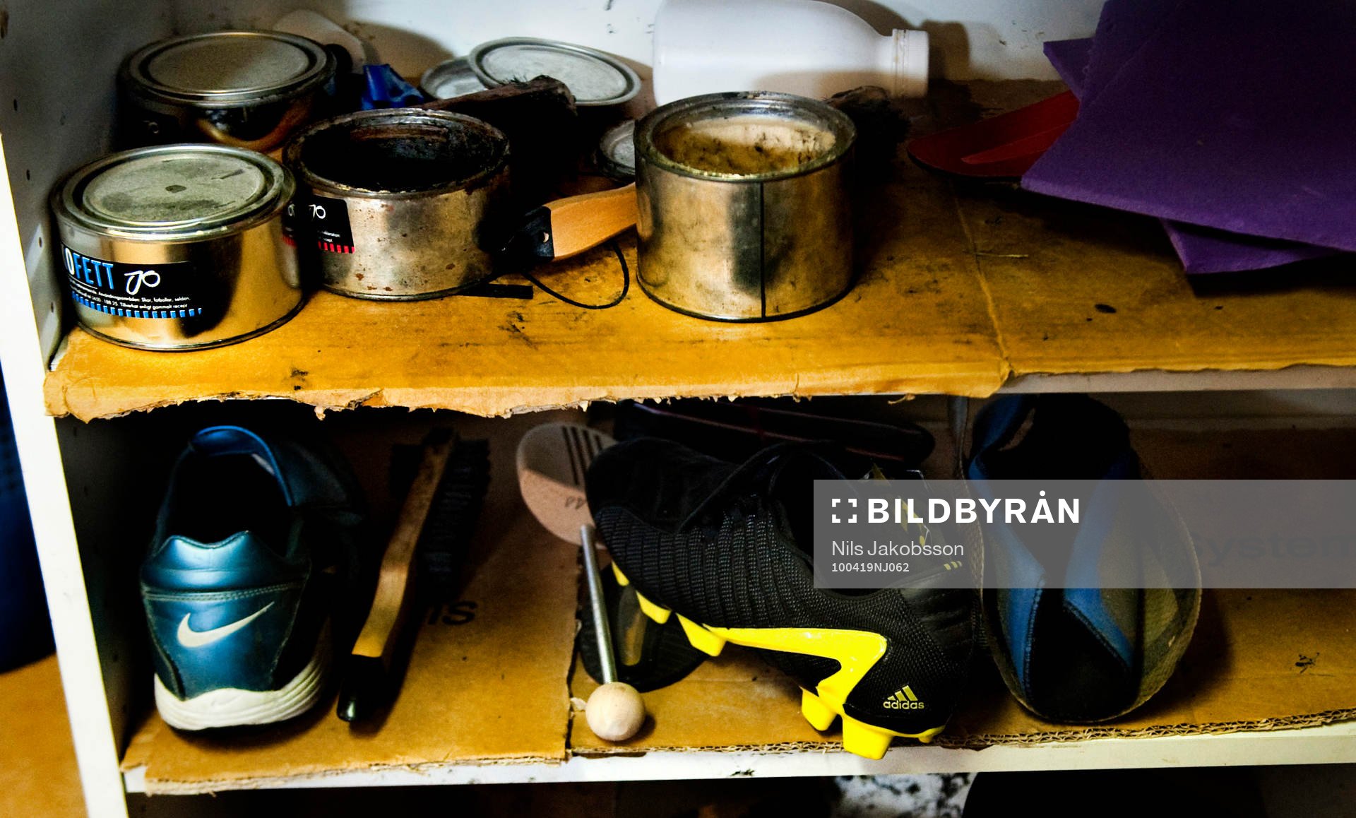 Fotboll, division 2, Utsikten tränar, träning. Material,