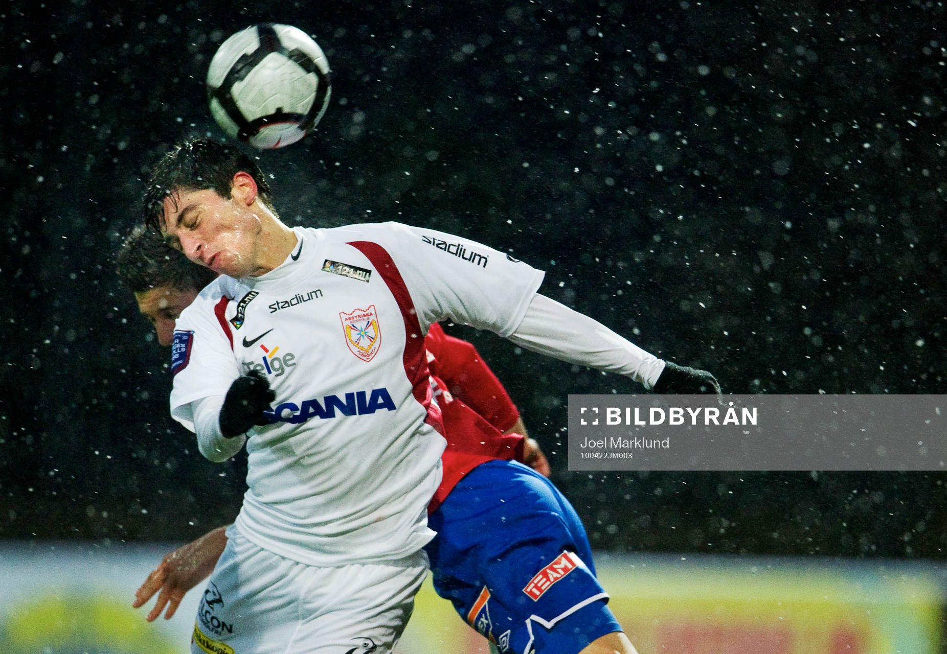 Nahir Besara, Assyriska, vinner en nickduell mot Elmin
