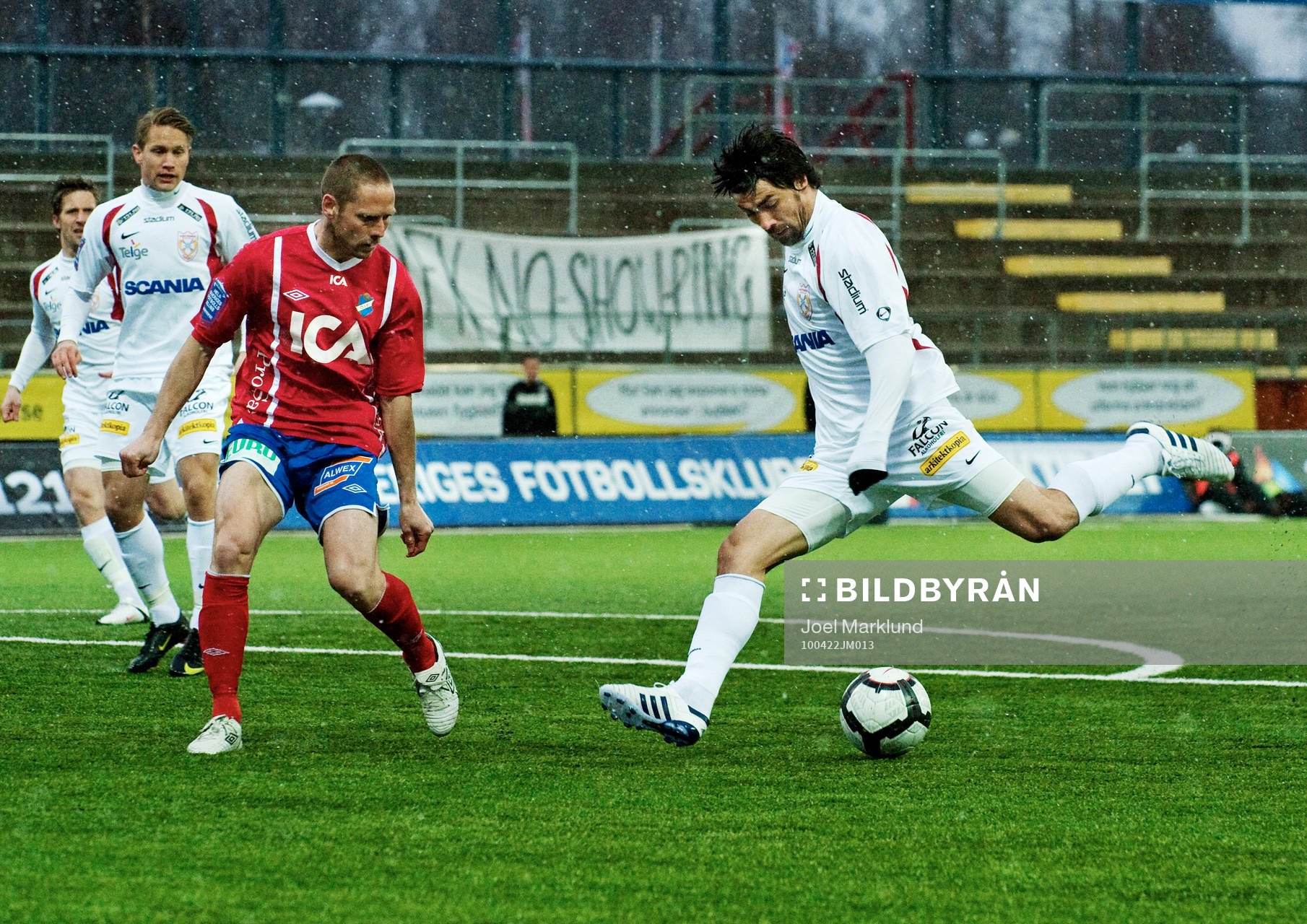 Ceyhun Eris, Assyriska, skjuter mot mål