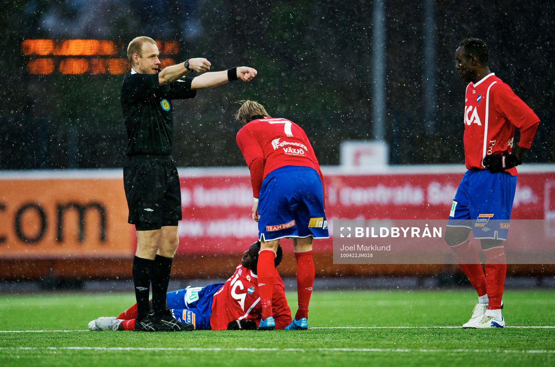 Charles Anderson, Öster, skadade sig i första halvlek.