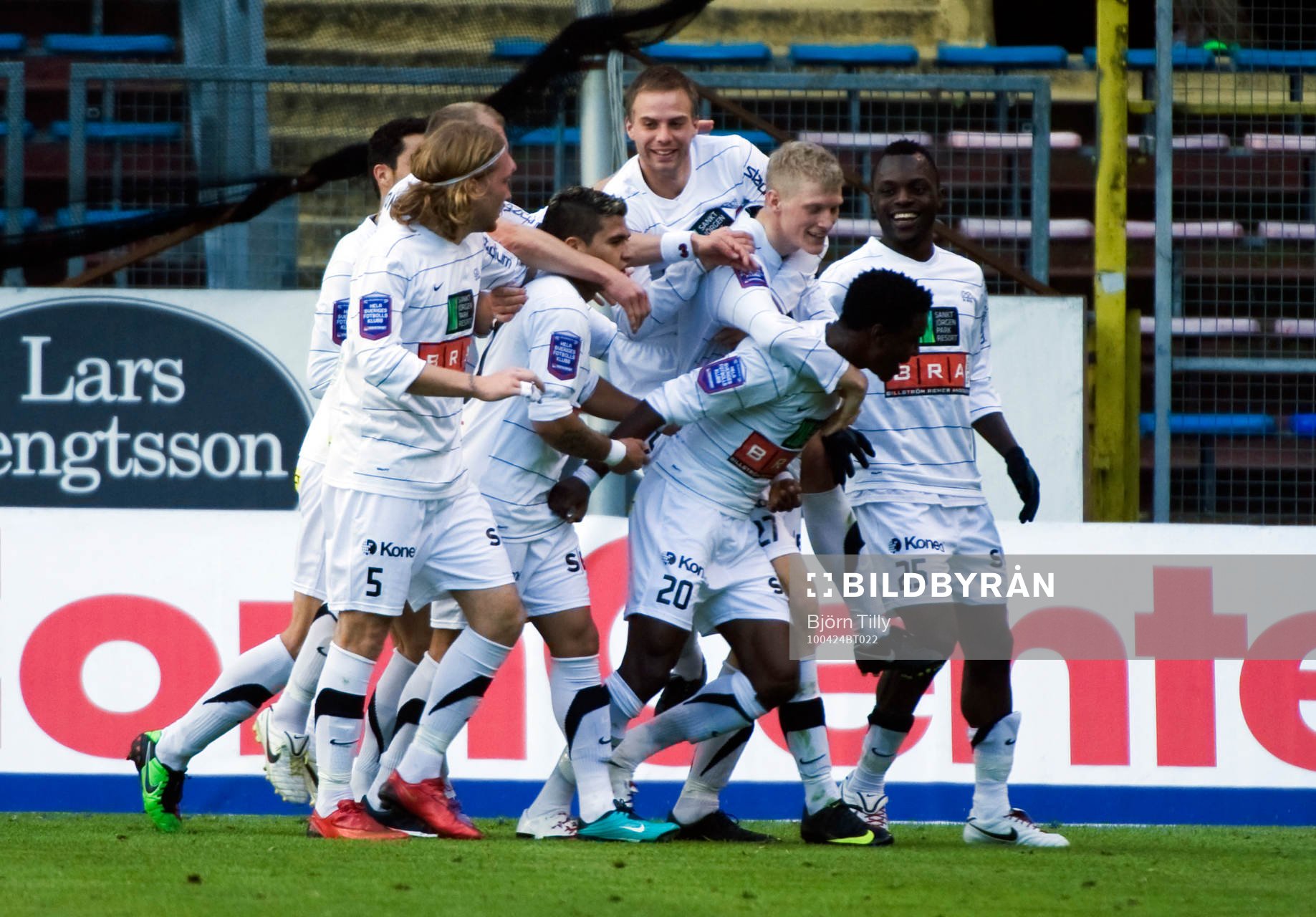 Dominic Chatto, Häcken