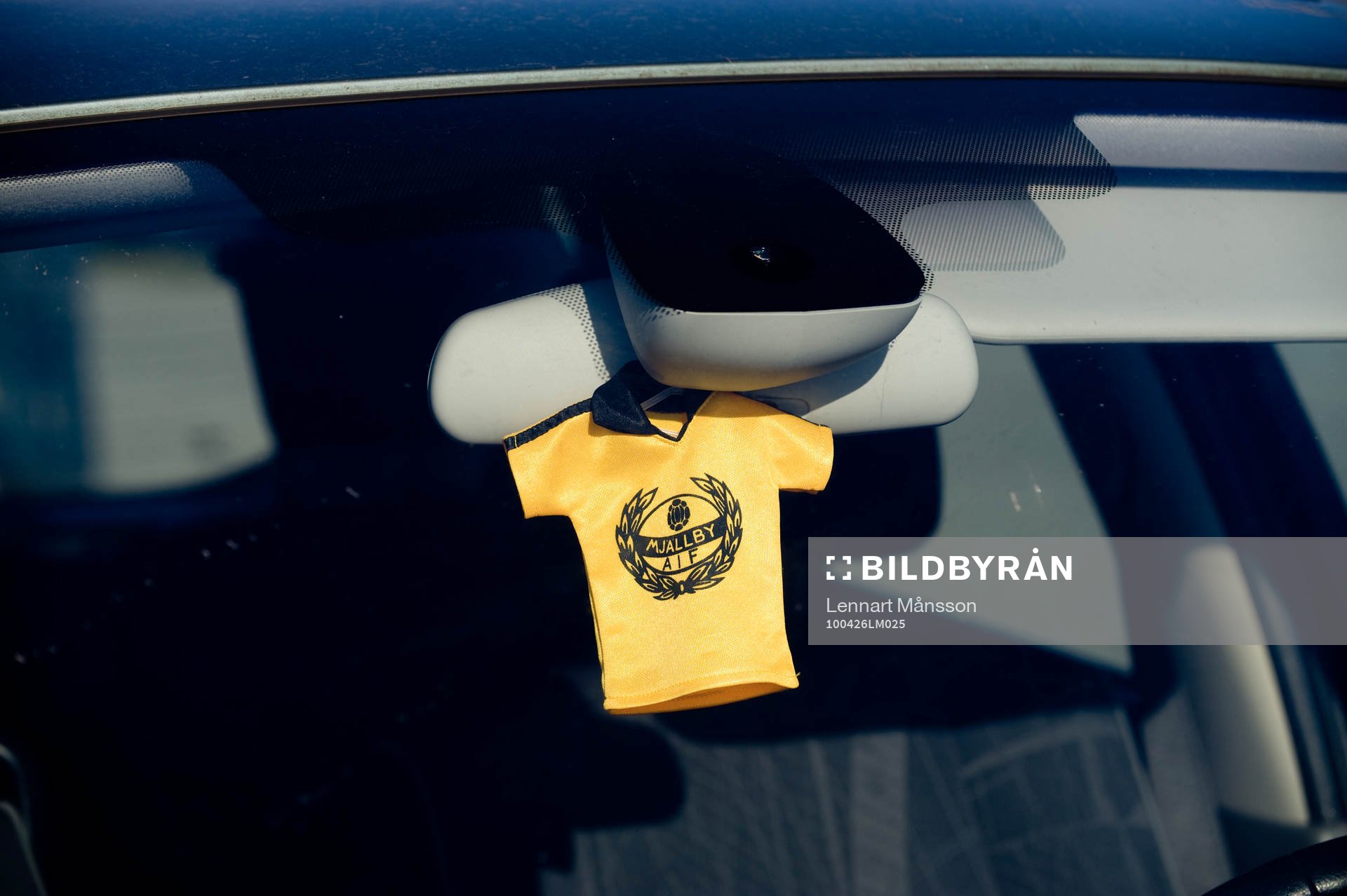 Mini-matchdress i bilen
