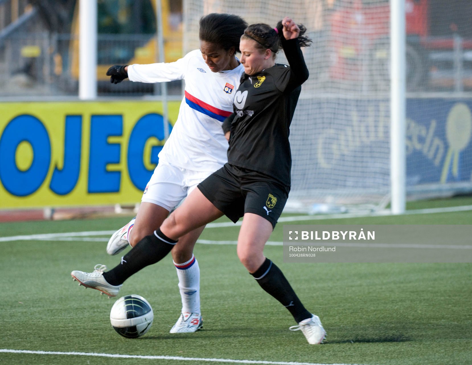 2, Umeå - Lyon: Hanna Pettersson, Umeå skadar sig