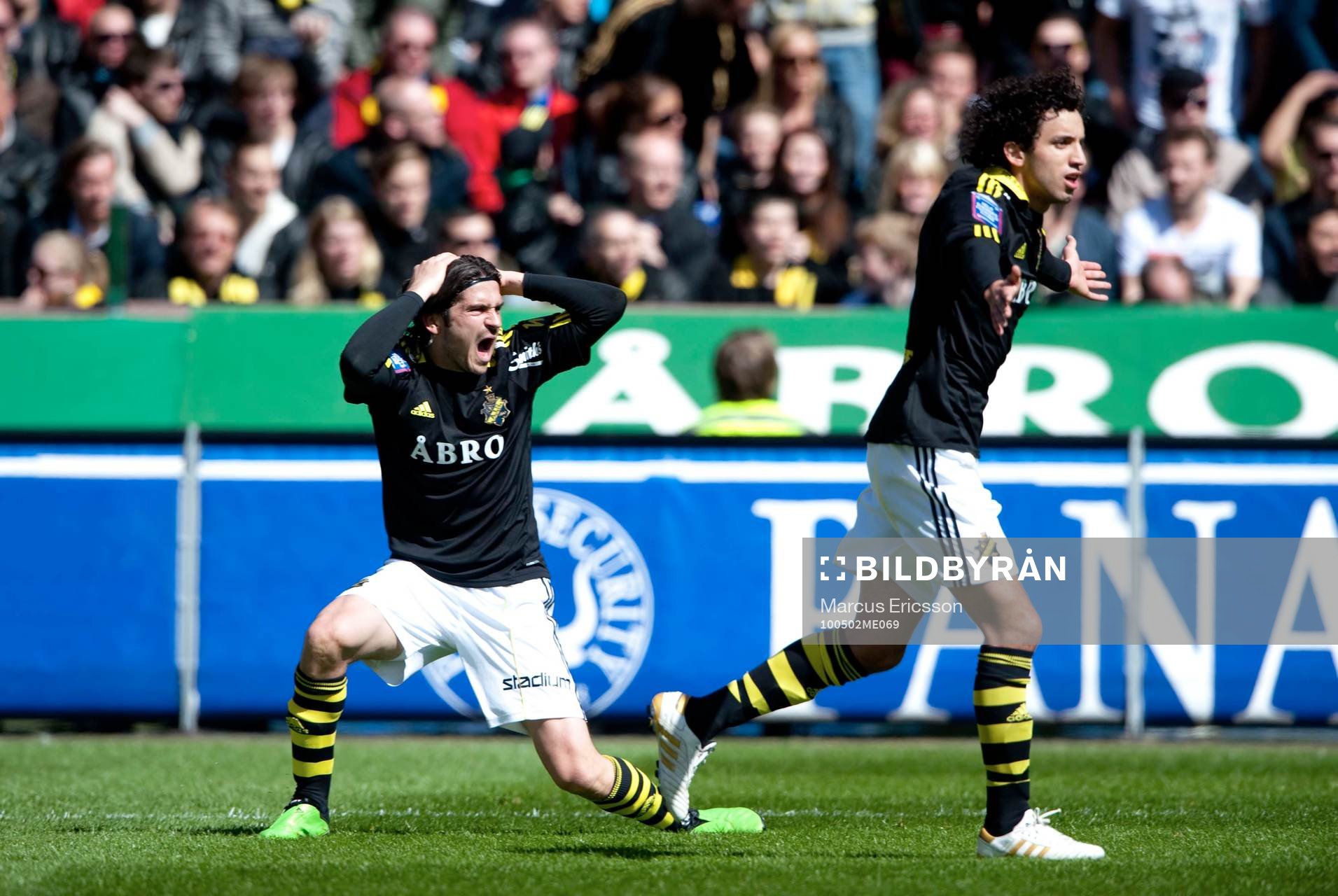 Bojan Djordjic och Jorge Ortiz, AIK skriker