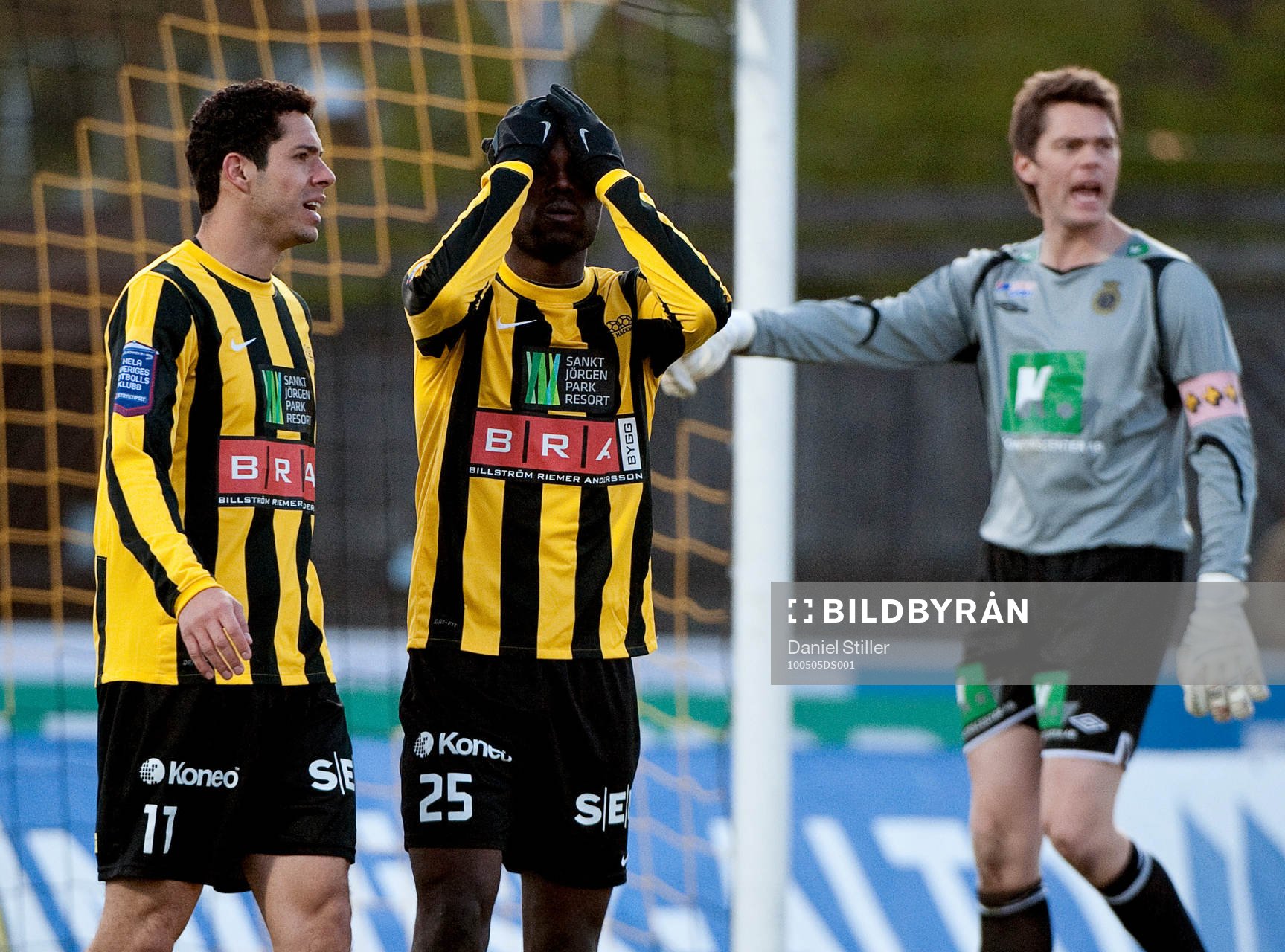 Vinicius, John Chibuike, Häcken. Mattias Hugosson,