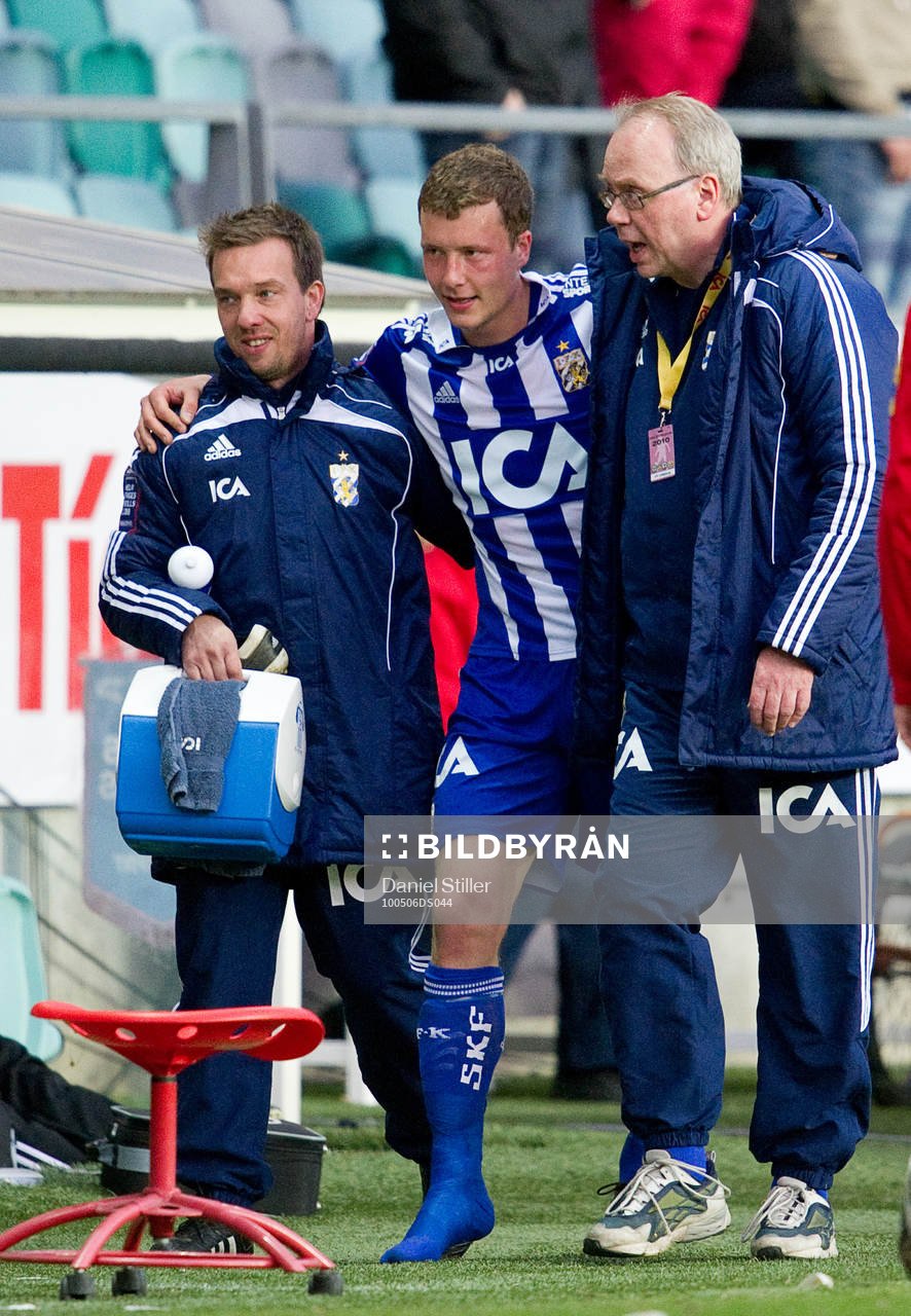 Jakob Johansson, IFK Göteborg, går ut skadad, skada