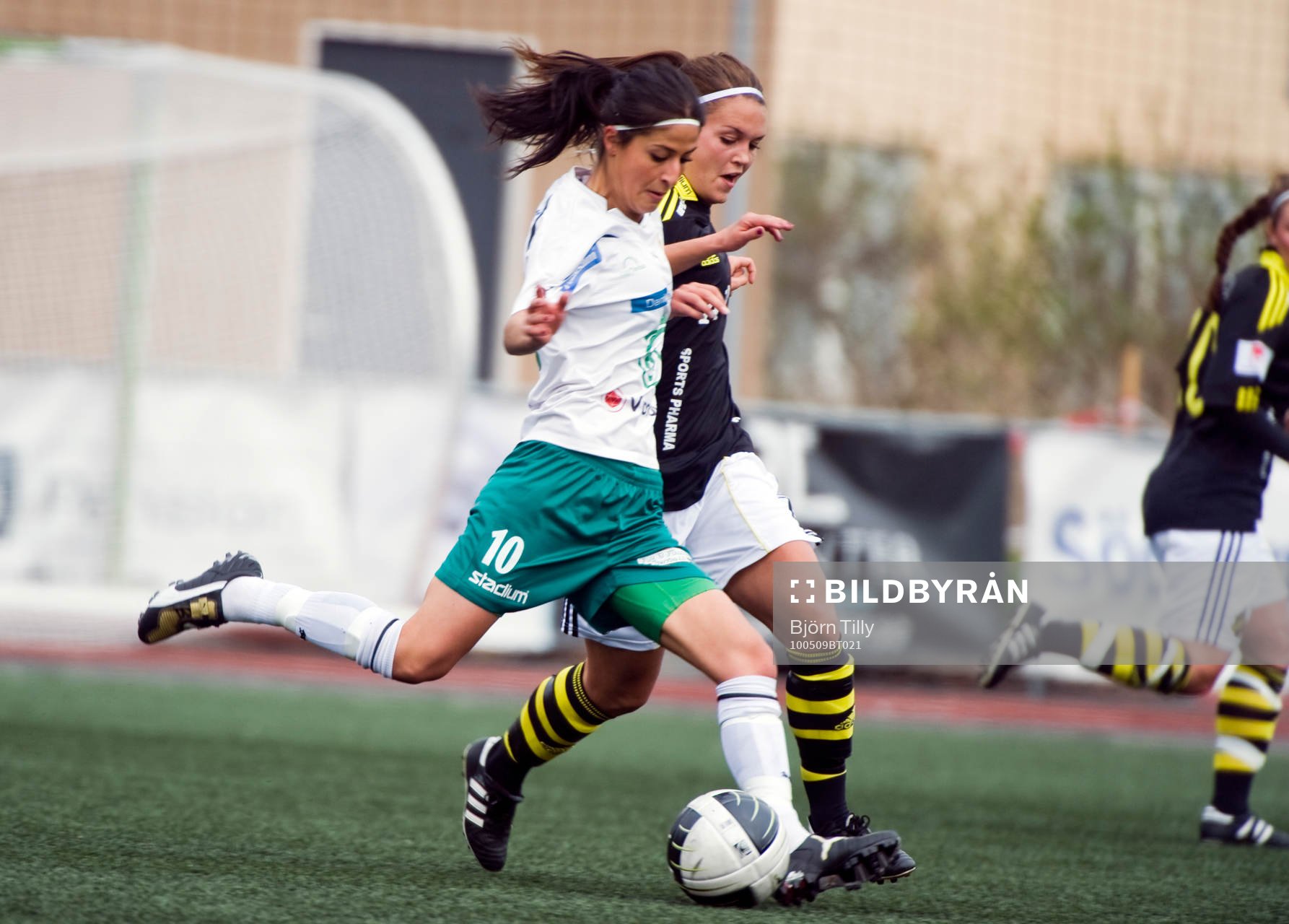 Nazanin Vaseghpanah, Hammarby och Emilia Appelqvist, AIK