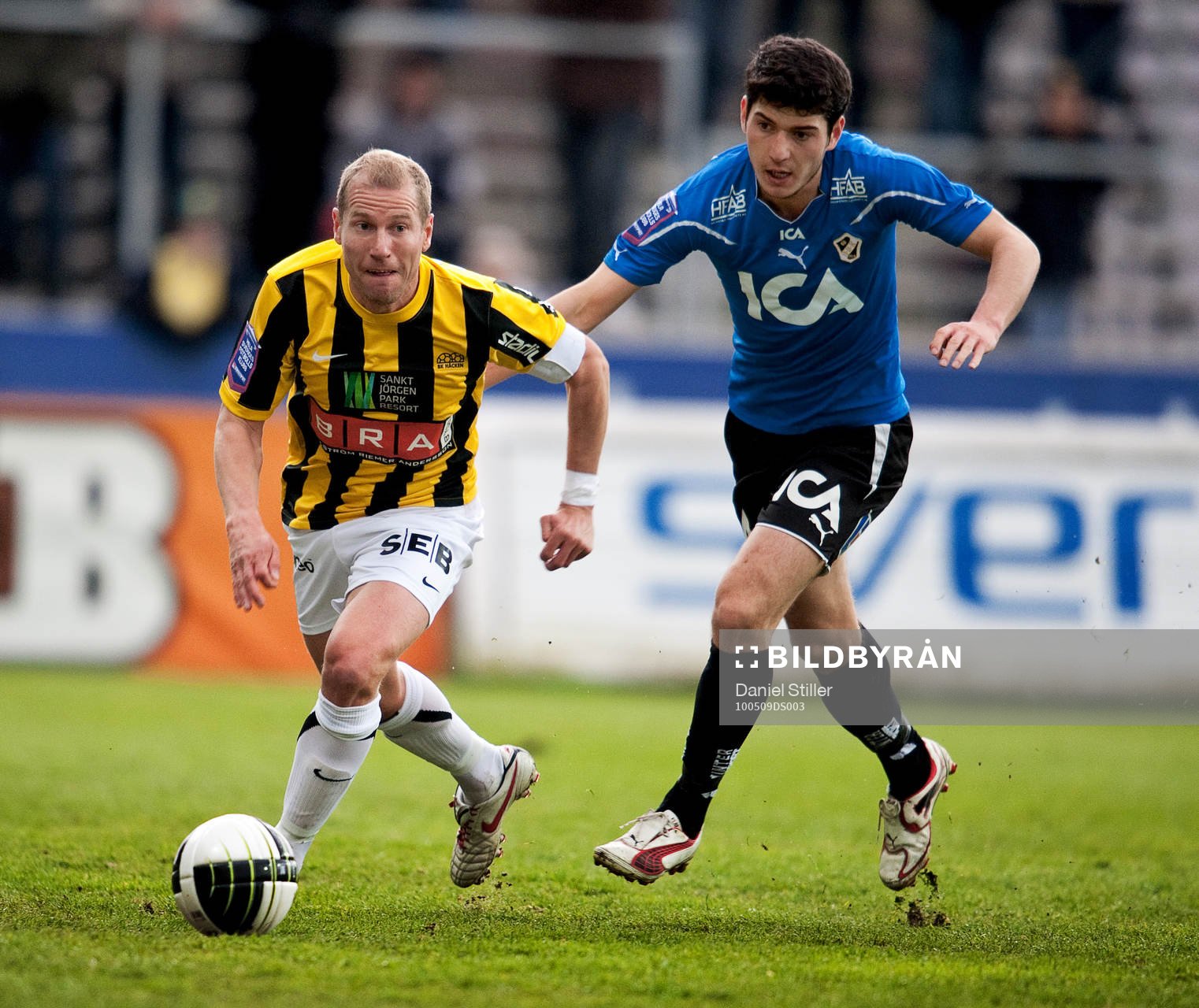 Jonas Henriksson, Häcken. Anel Raskaj, Halmstad