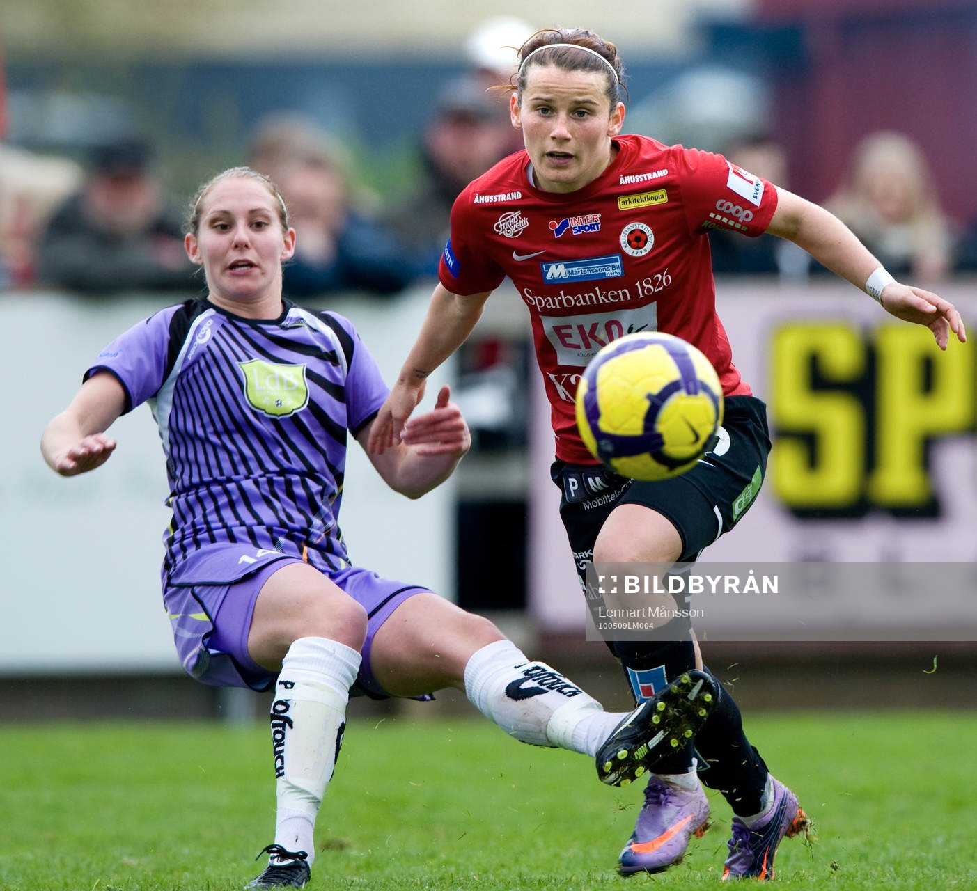 Erla Arnardottir tar bollen för Manon Melis, Malmö
