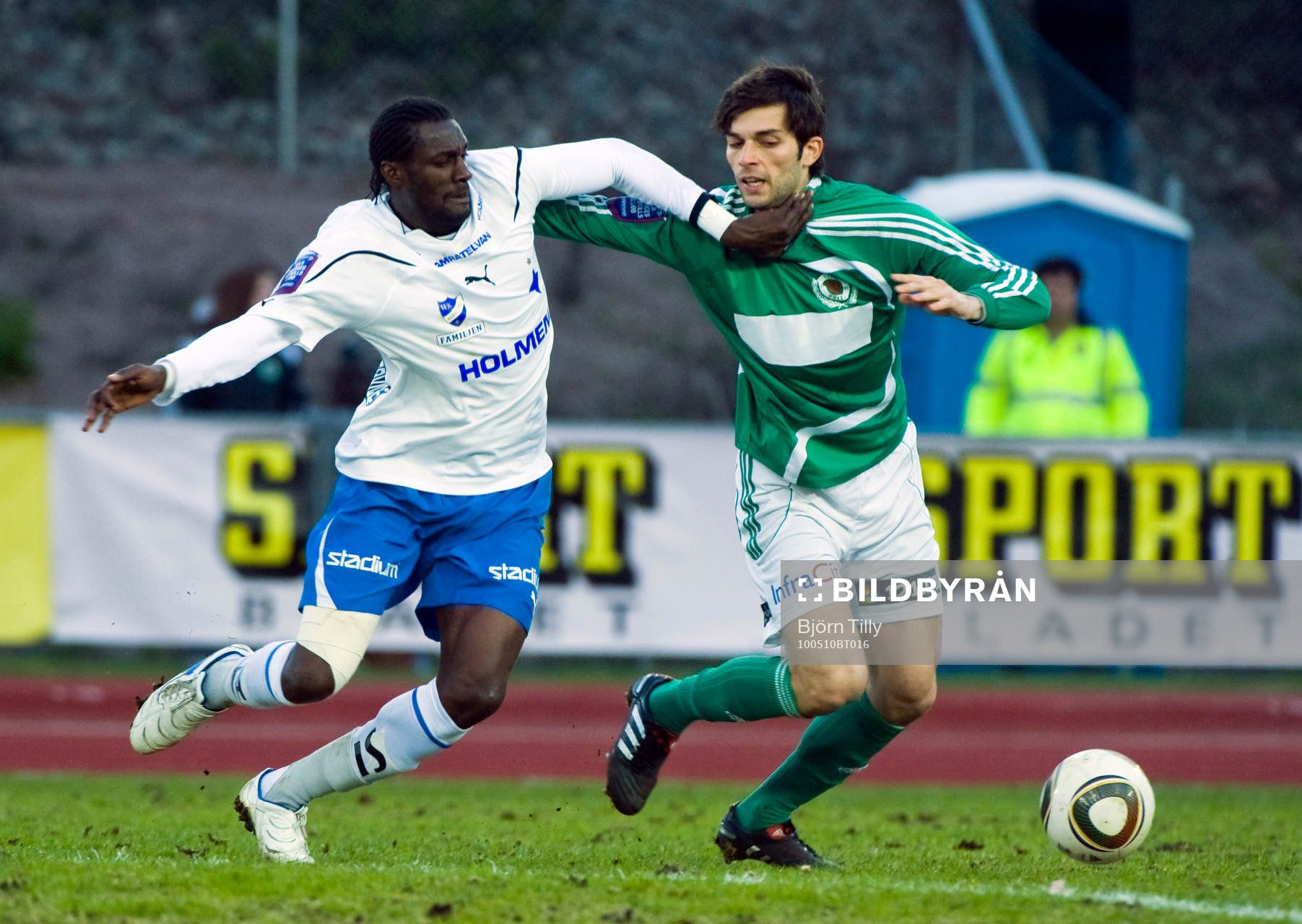  Russell Mwafulirwa, Norrköping och Eldin Kozica, Väsby.