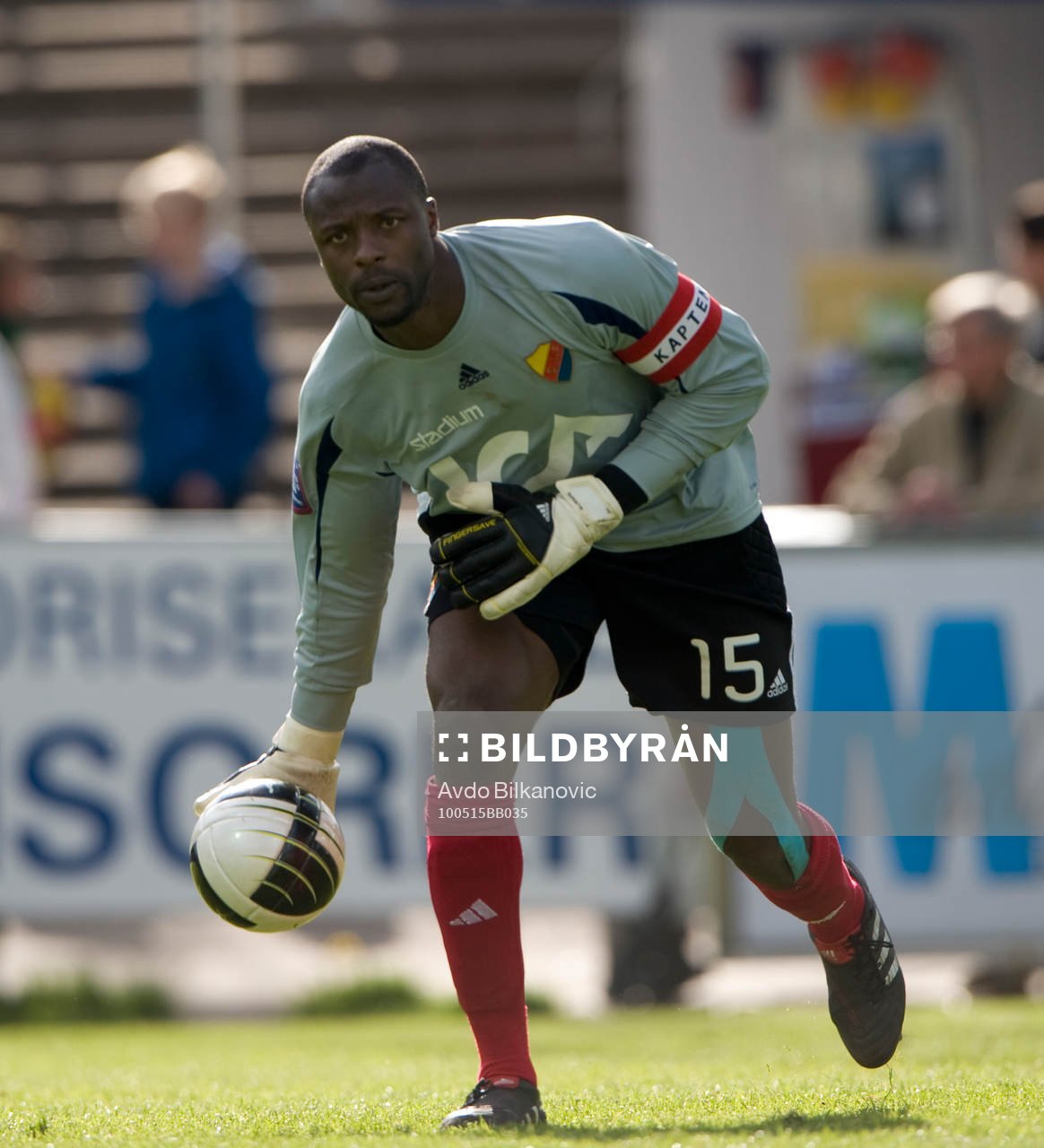 Pa Dembo Touray, målvakt