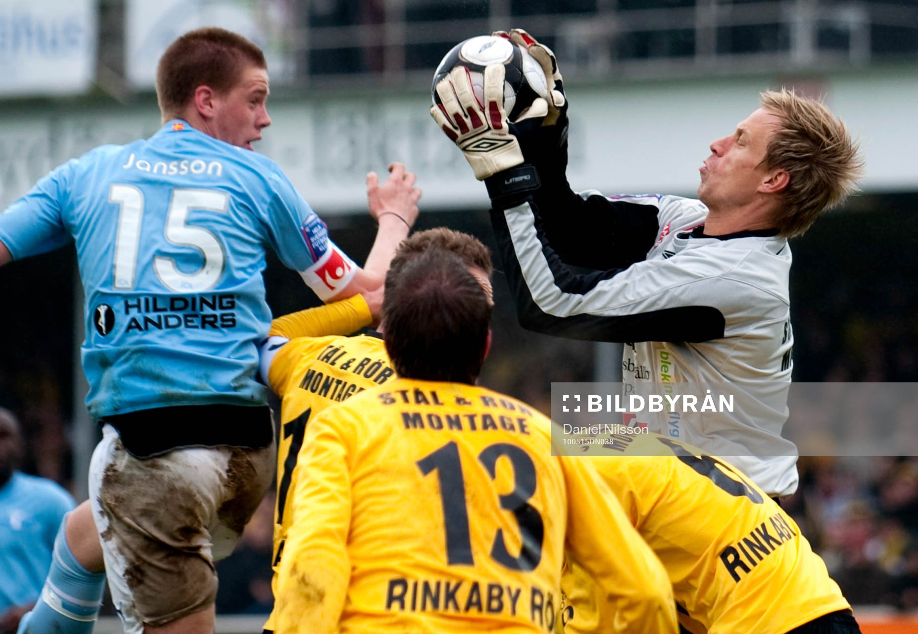 Mattias Asper, målvakt Mjällby och Pontus Jansson, Malmö