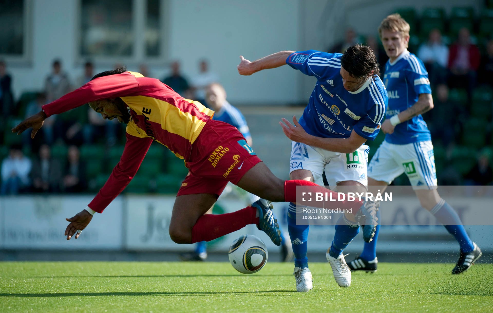 Nuri Mustafi, Sundsvall och Peter Ijeh, Syrianska